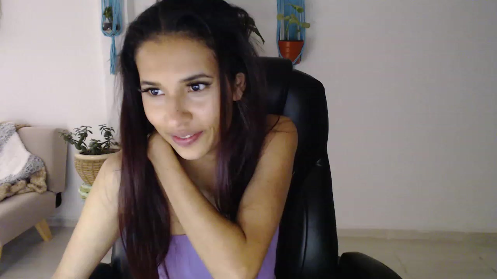 Gallery image thumbnail from slim_pamella's myfreecams stream on, 06/24/2023, 23:28 image 2 of 20