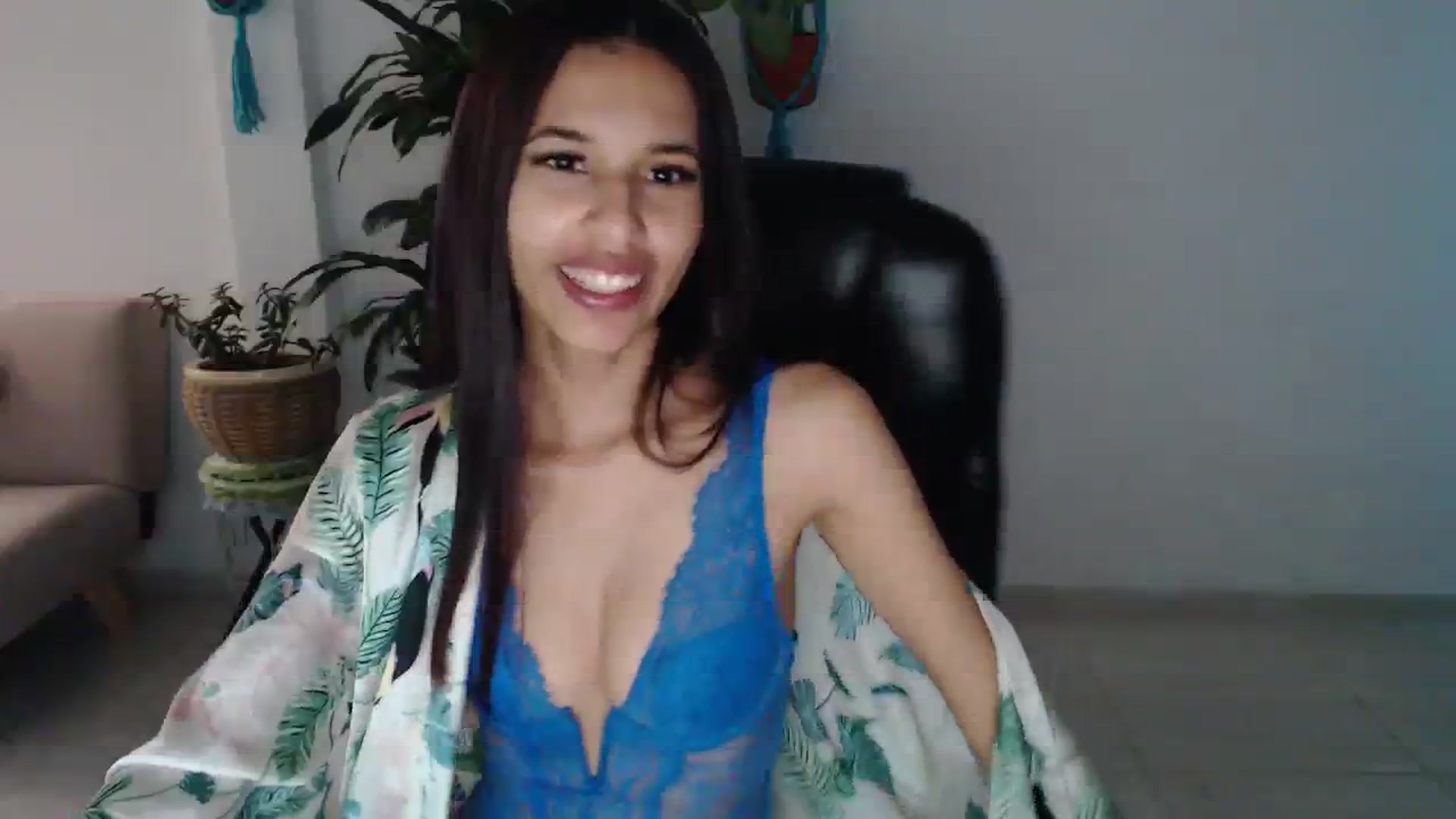 Gallery image thumbnail from slim_pamella's myfreecams stream on, 08/12/2023, 23:15 image 14 of 20