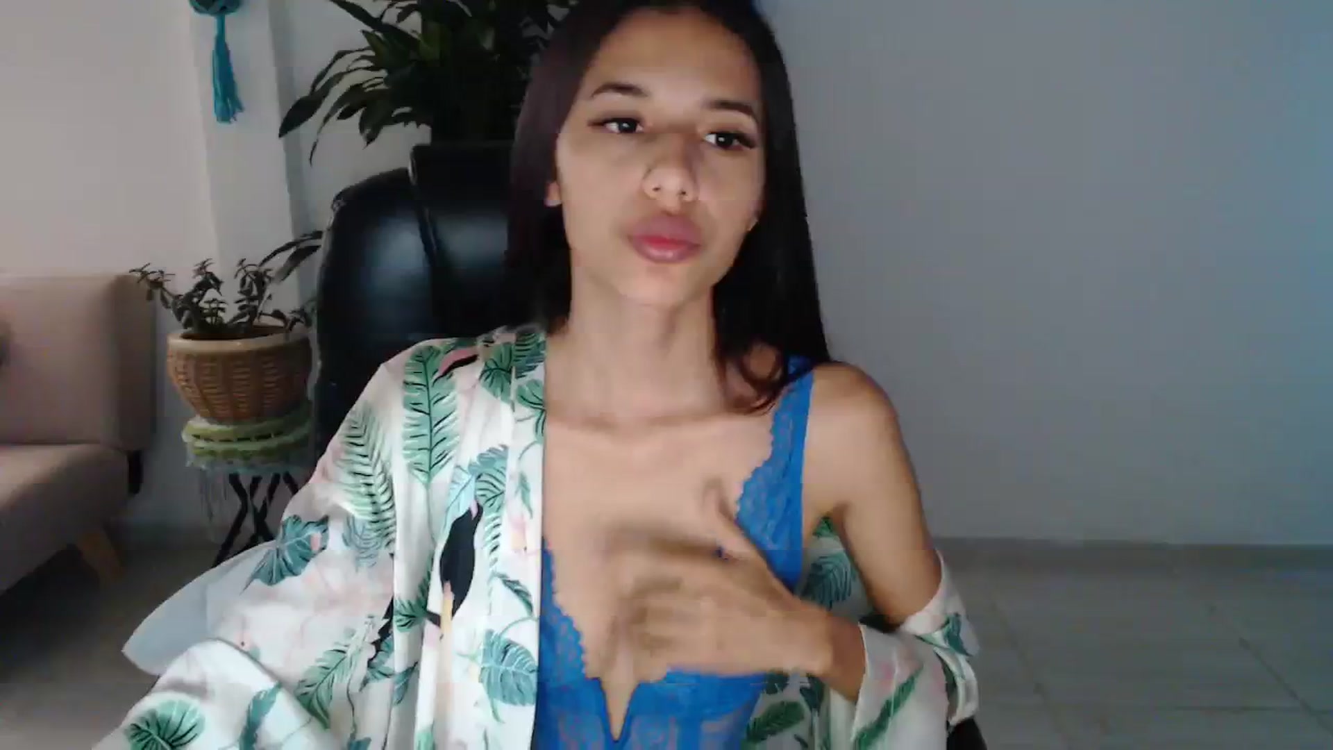 Gallery image thumbnail from slim_pamella's myfreecams stream on, 08/12/2023, 23:15 image 11 of 20
