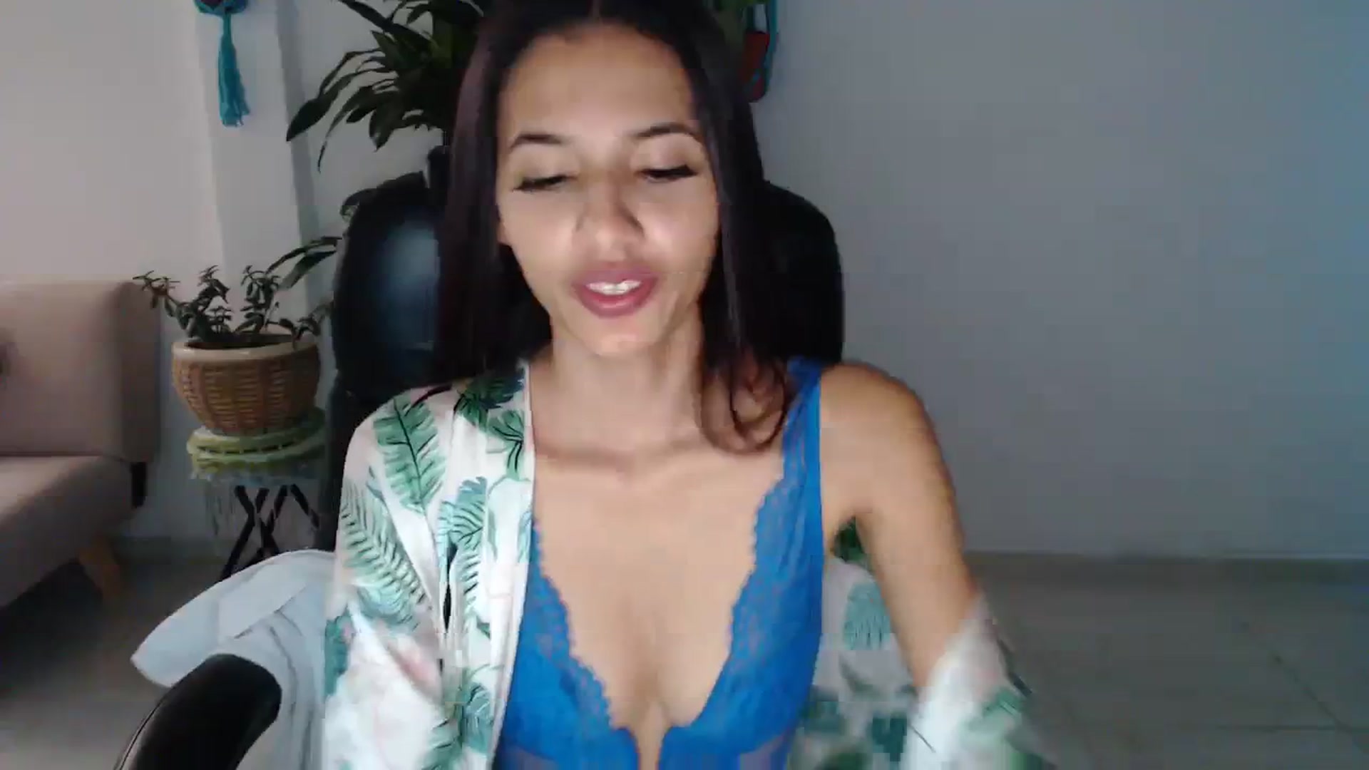 Gallery image thumbnail from slim_pamella's myfreecams stream on, 08/12/2023, 23:15 image 13 of 20