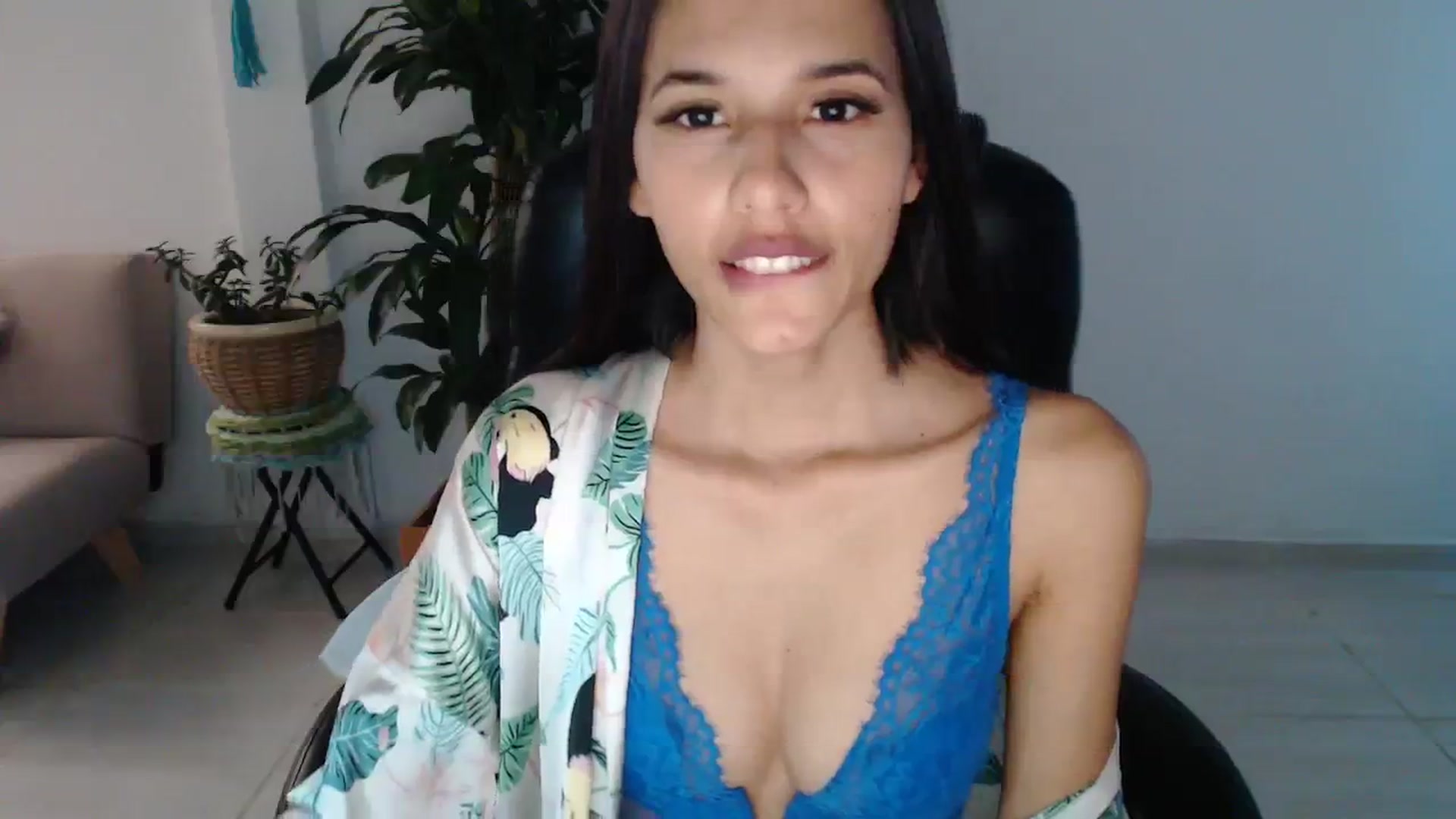 Gallery image thumbnail from slim_pamella's myfreecams stream on, 08/12/2023, 23:15 image 4 of 20
