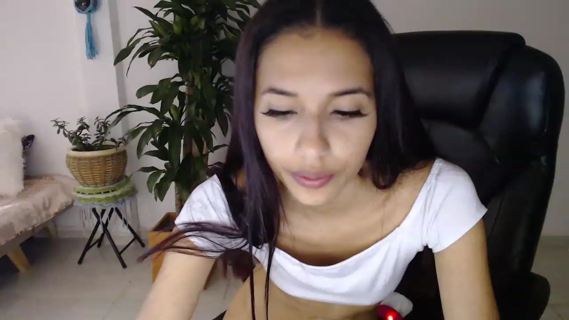 Gallery image thumbnail from slim_pamella's myfreecams stream on, 08/14/2023, 02:09 image 14 of 20