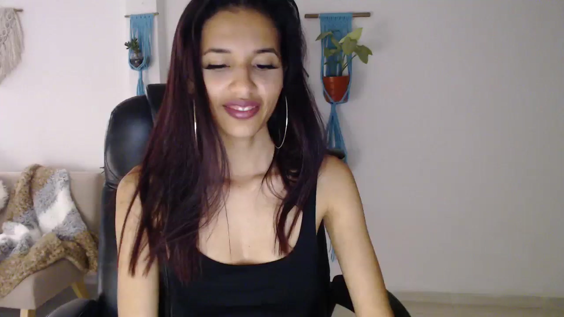 Gallery image thumbnail from slim_pamella's myfreecams stream on, 08/17/2023, 01:32 image 19 of 20