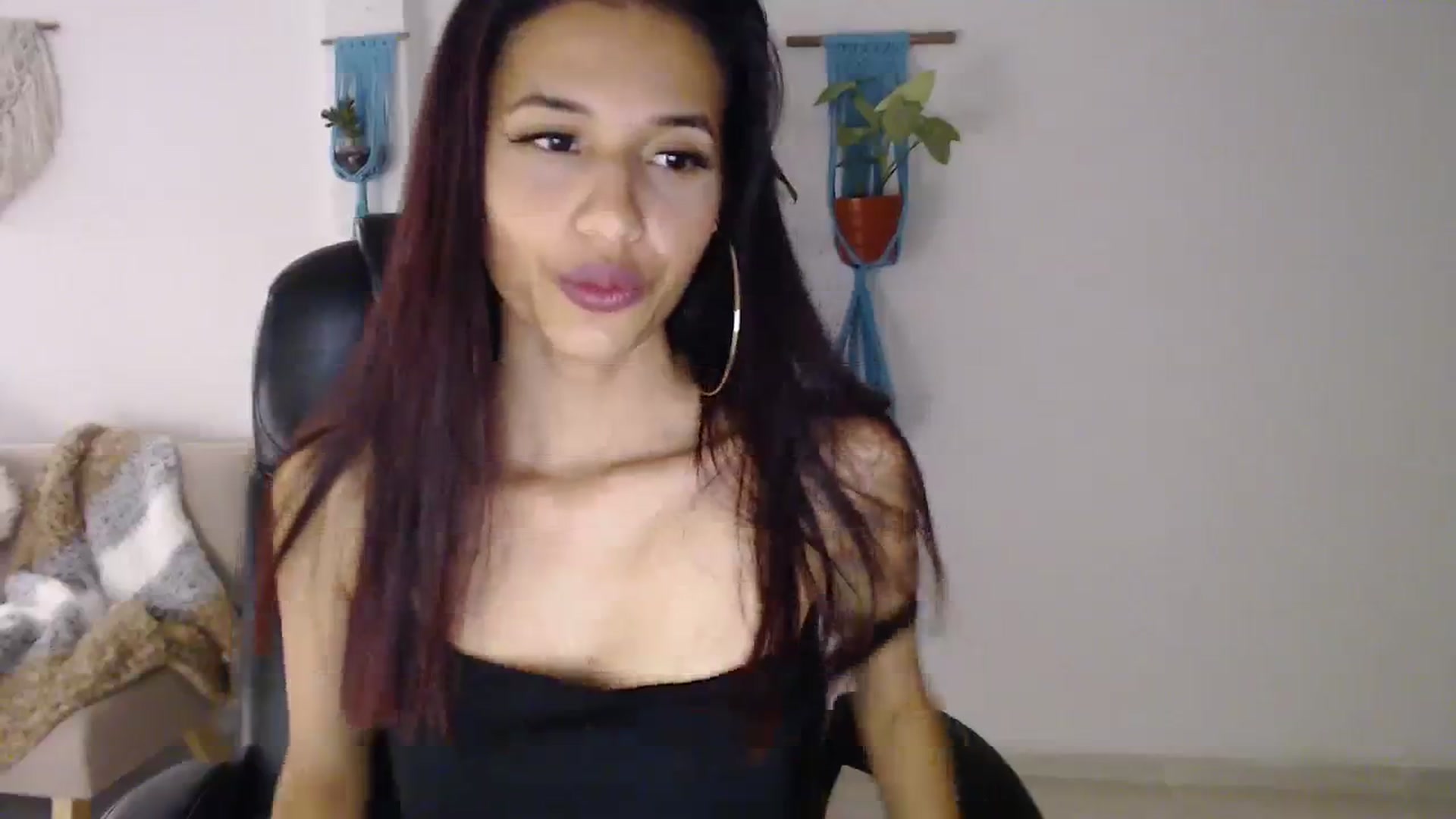 Gallery image thumbnail from slim_pamella's myfreecams stream on, 08/17/2023, 01:32 image 16 of 20