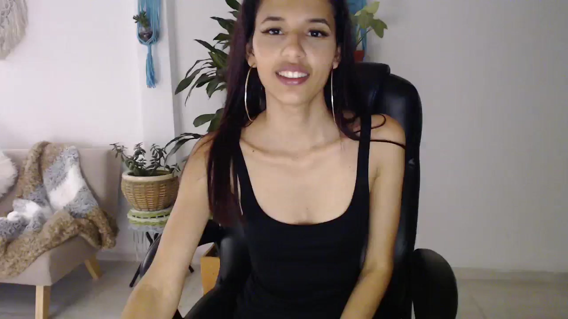 Gallery image thumbnail from slim_pamella's myfreecams stream on, 08/17/2023, 03:17 image 13 of 20