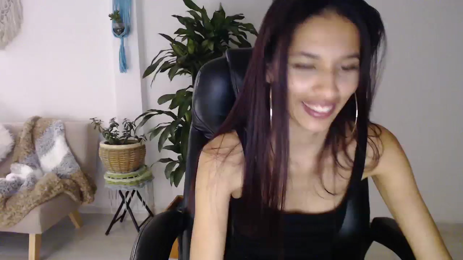 Gallery image thumbnail from slim_pamella's myfreecams stream on, 08/17/2023, 03:17 image 20 of 20