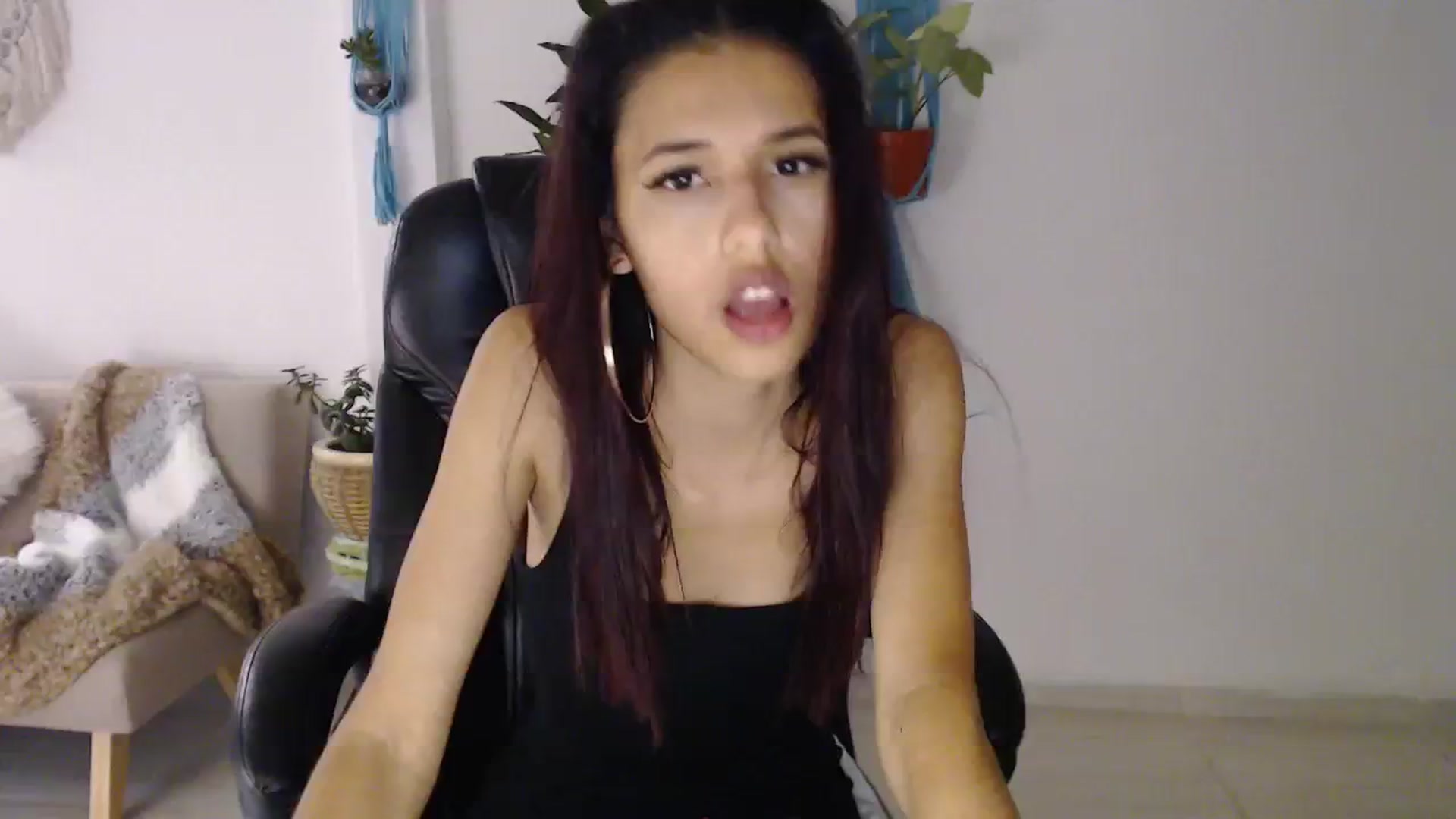 Gallery image thumbnail from slim_pamella's myfreecams stream on, 08/17/2023, 03:17 image 11 of 20