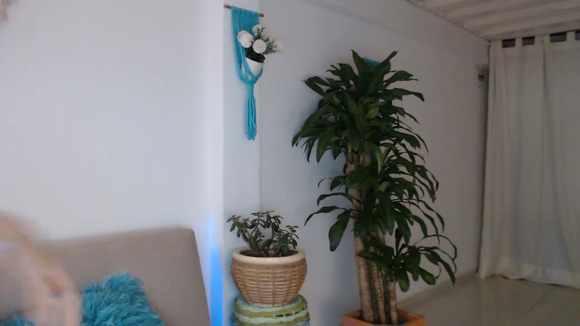 Gallery image thumbnail from slim_pamella's myfreecams stream on, 08/21/2023, 01:33 image 12 of 20