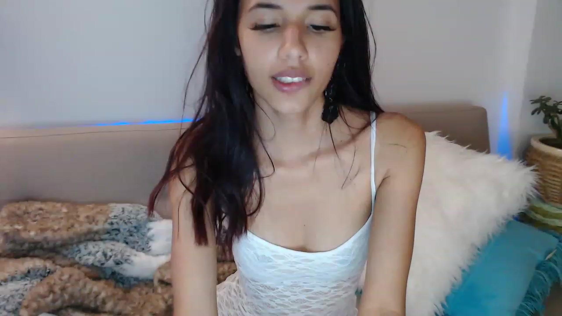 Gallery image thumbnail from slim_pamella's myfreecams stream on, 08/21/2023, 04:21 image 12 of 20