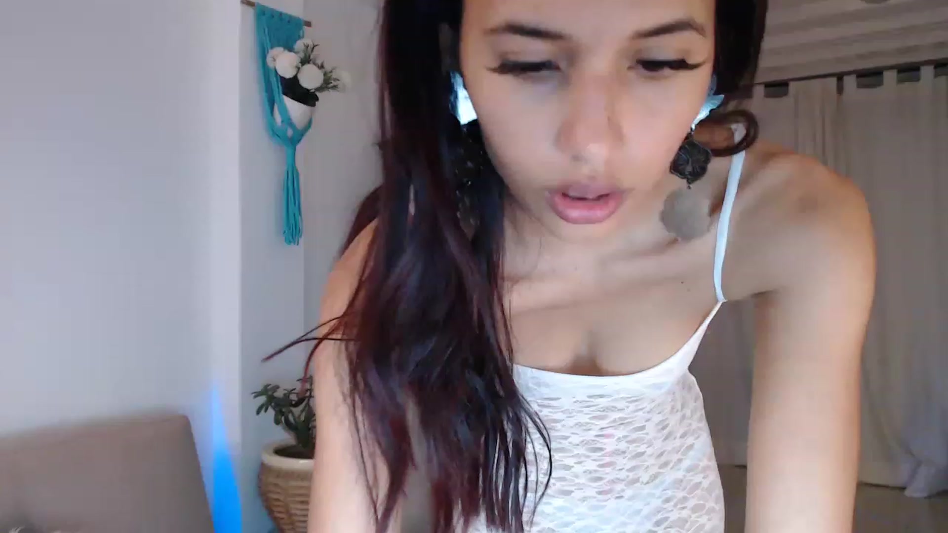 Gallery image thumbnail from slim_pamella's myfreecams stream on, 08/21/2023, 04:21 image 4 of 20