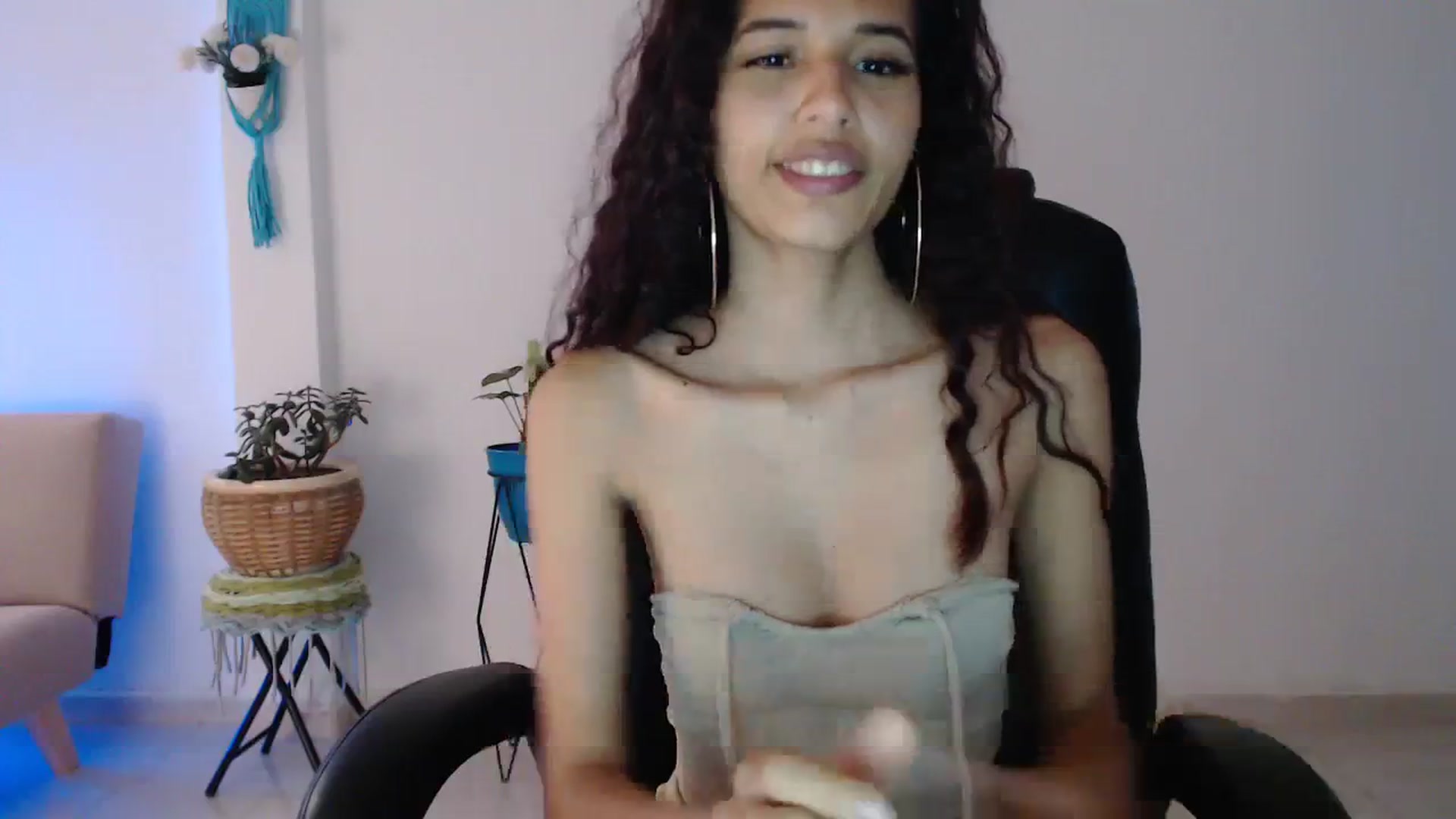 Gallery image thumbnail from slim_pamella's myfreecams stream on, 09/29/2023, 23:11 image 16 of 20