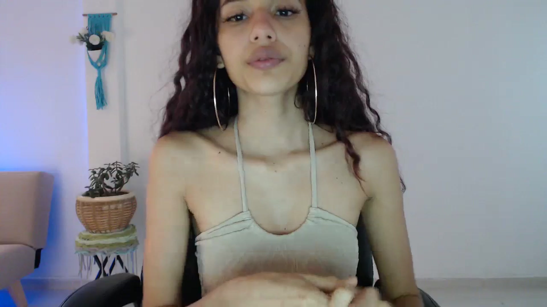 Gallery image thumbnail from slim_pamella's myfreecams stream on, 09/29/2023, 23:11 image 7 of 20