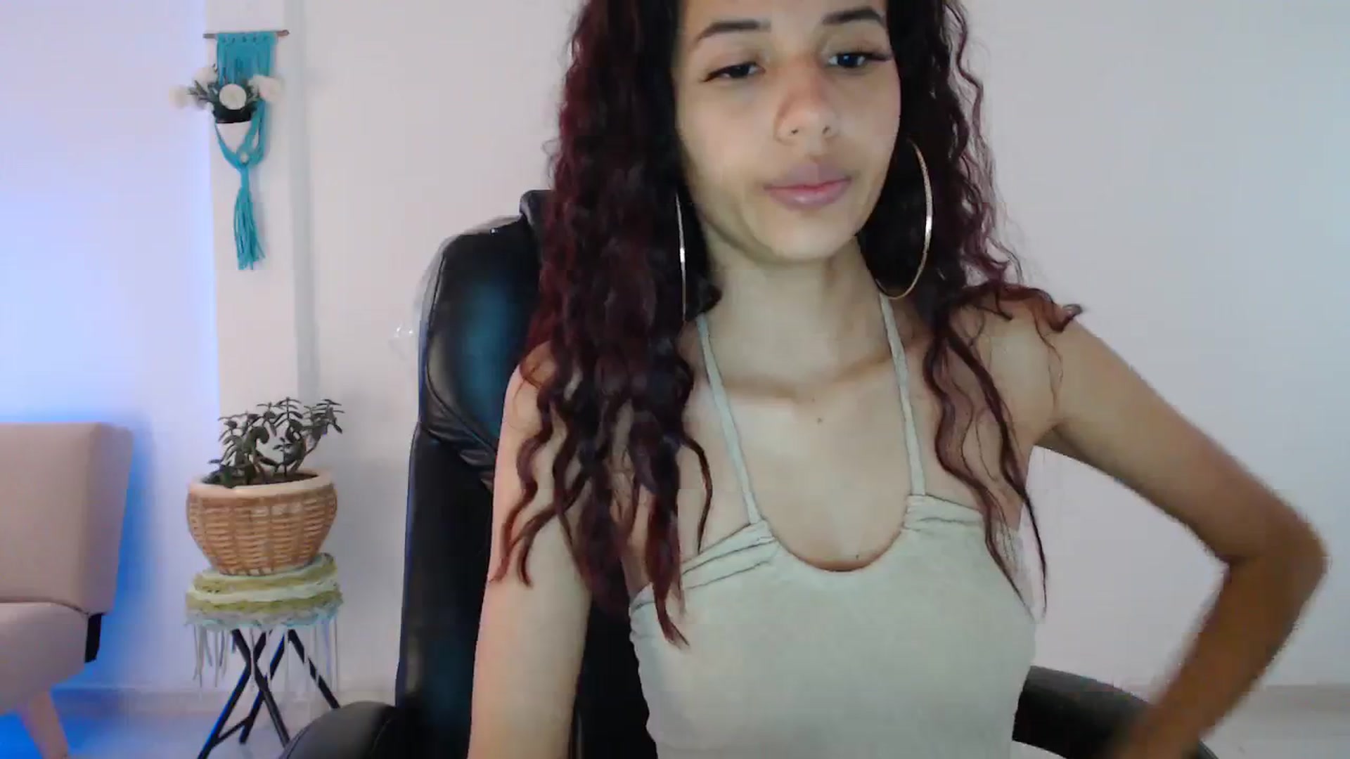 Gallery image thumbnail from slim_pamella's myfreecams stream on, 09/29/2023, 23:11 image 10 of 20