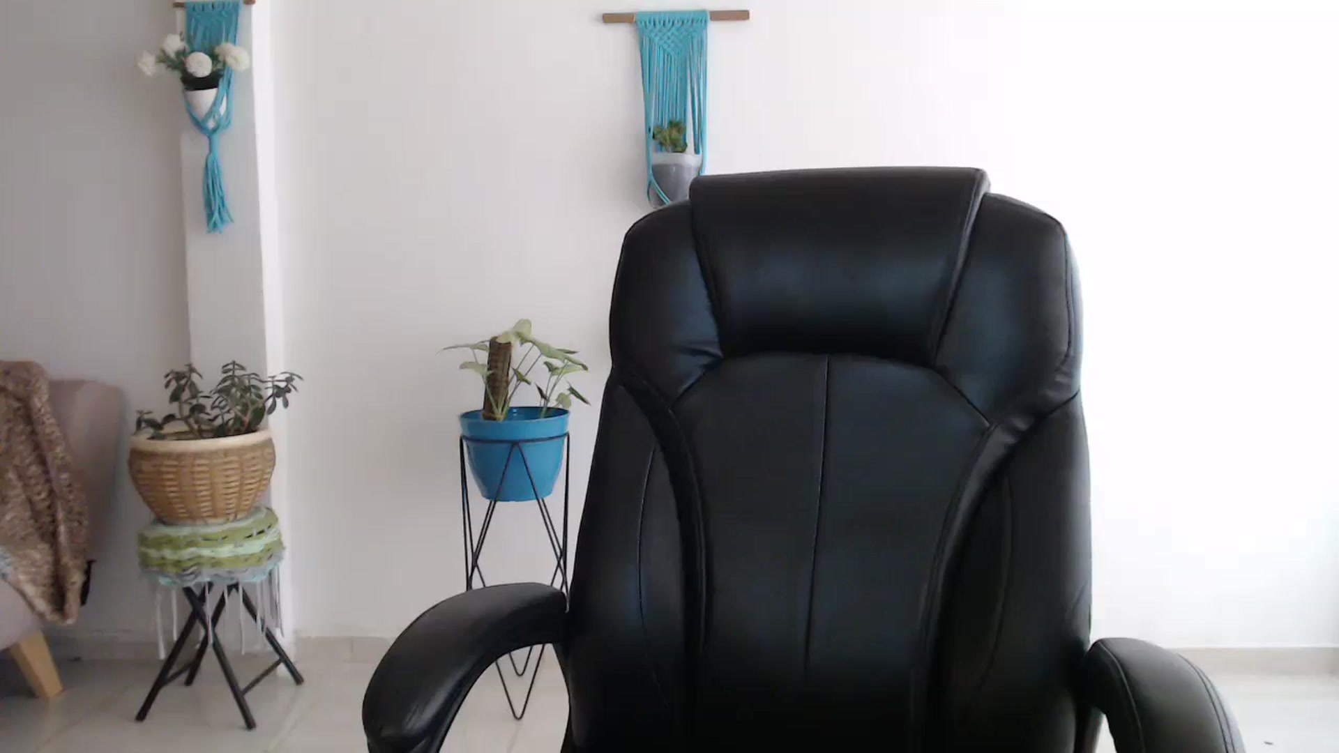 Gallery image thumbnail from slim_pamella's myfreecams stream on, 10/28/2023, 17:50 image 8 of 20