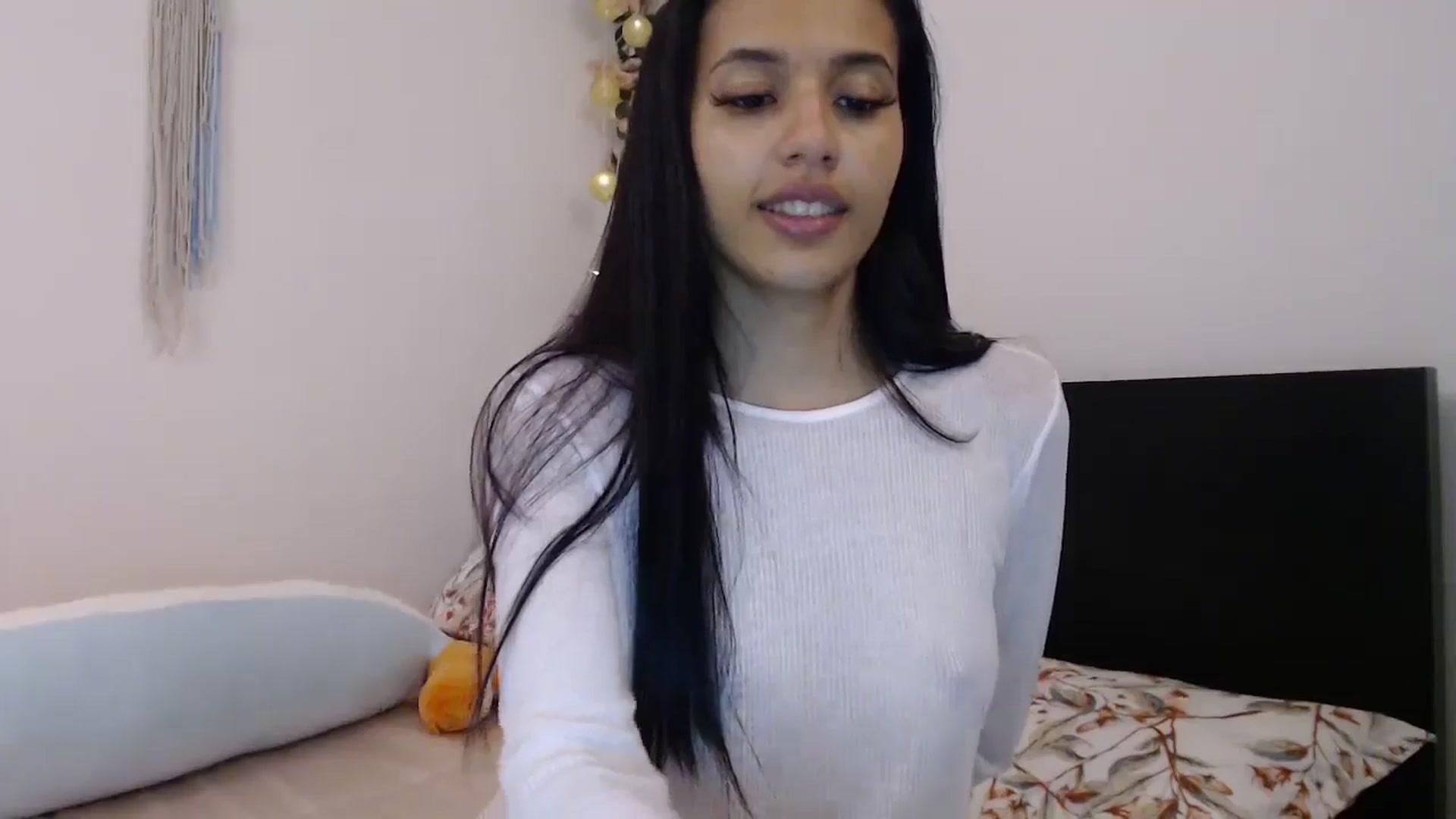 Gallery image thumbnail from slim_pamella's myfreecams stream on, 05/27/2024, 24:18 image 11 of 20