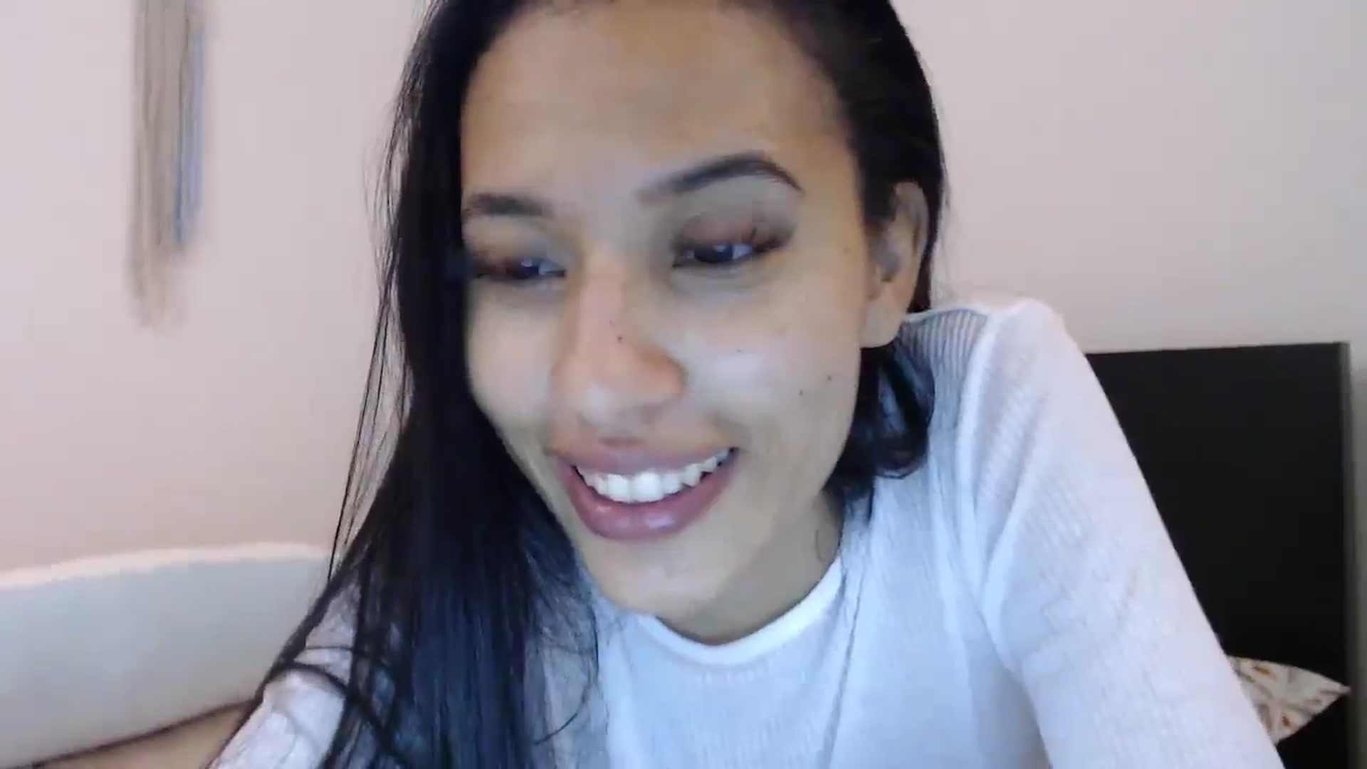Gallery image thumbnail from slim_pamella's myfreecams stream on, 05/27/2024, 24:18 image 4 of 20