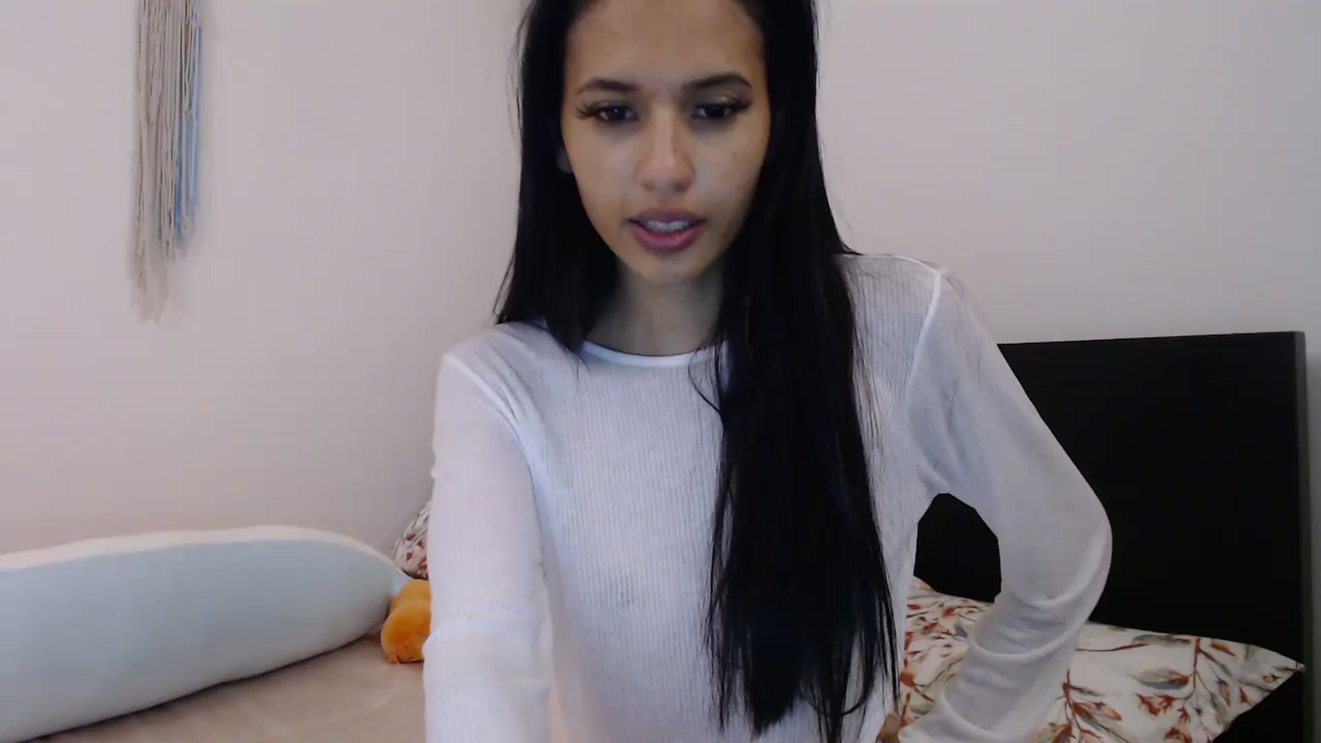 Gallery image thumbnail from slim_pamella's myfreecams stream on, 05/27/2024, 24:18 image 1 of 20
