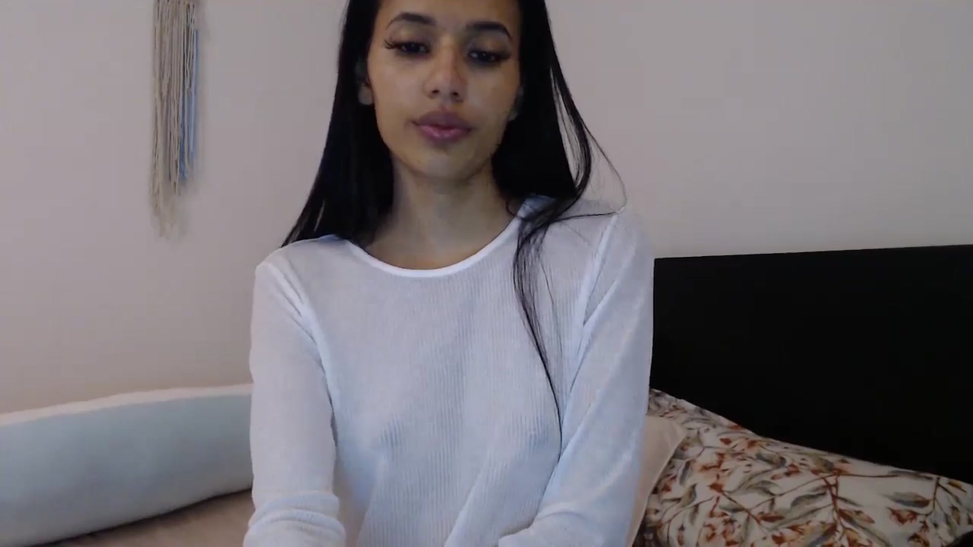 Gallery image thumbnail from slim_pamella's myfreecams stream on, 05/27/2024, 24:18 image 17 of 20