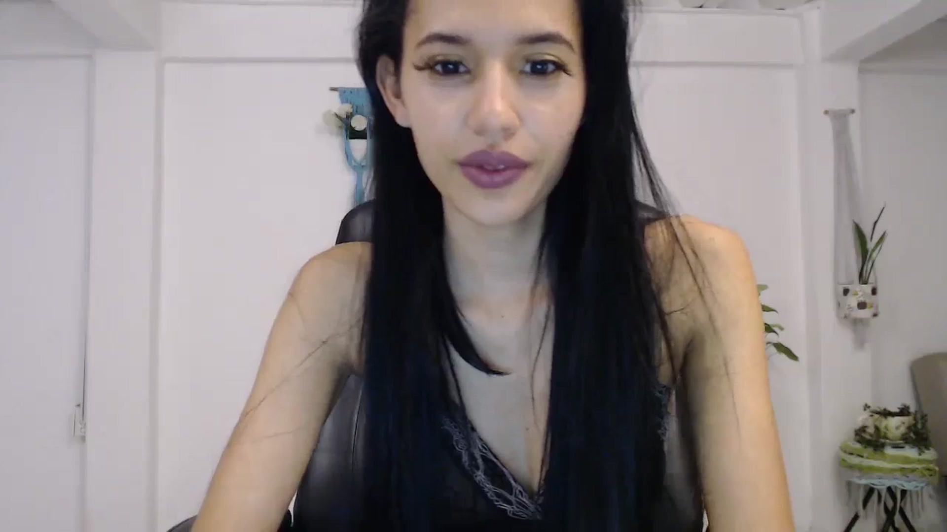 Gallery image thumbnail from slim_pamella's myfreecams stream on, 10/15/2024, 24:34 image 18 of 20