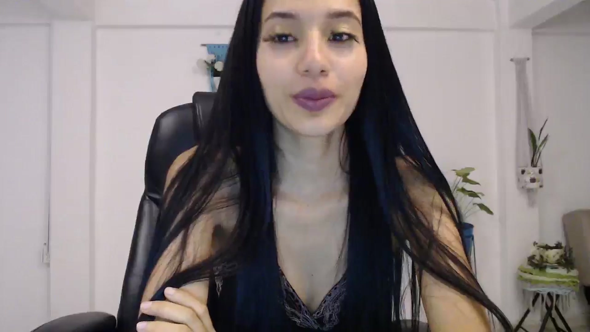 Gallery image thumbnail from slim_pamella's myfreecams stream on, 10/15/2024, 24:34 image 4 of 20