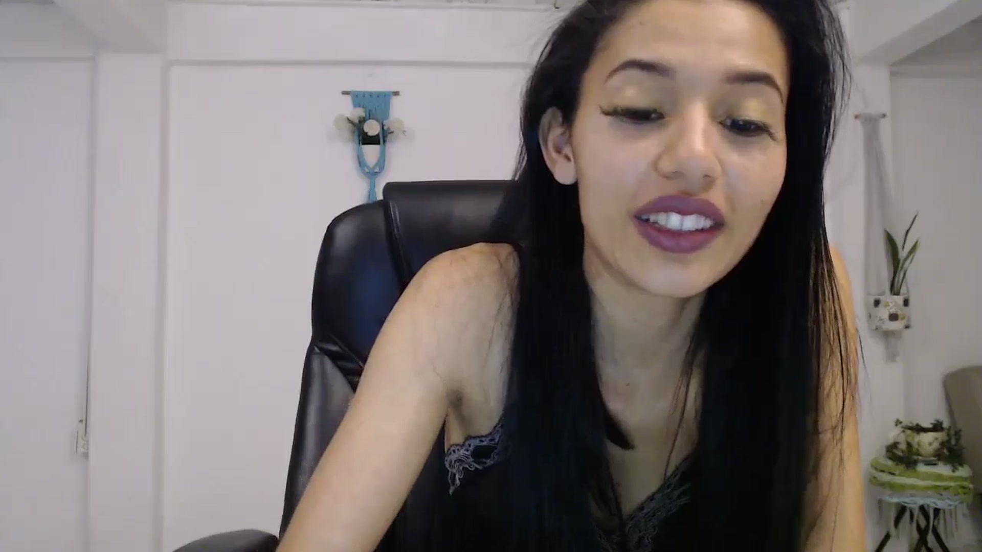 Gallery image thumbnail from slim_pamella's myfreecams stream on, 10/15/2024, 24:34 image 20 of 20