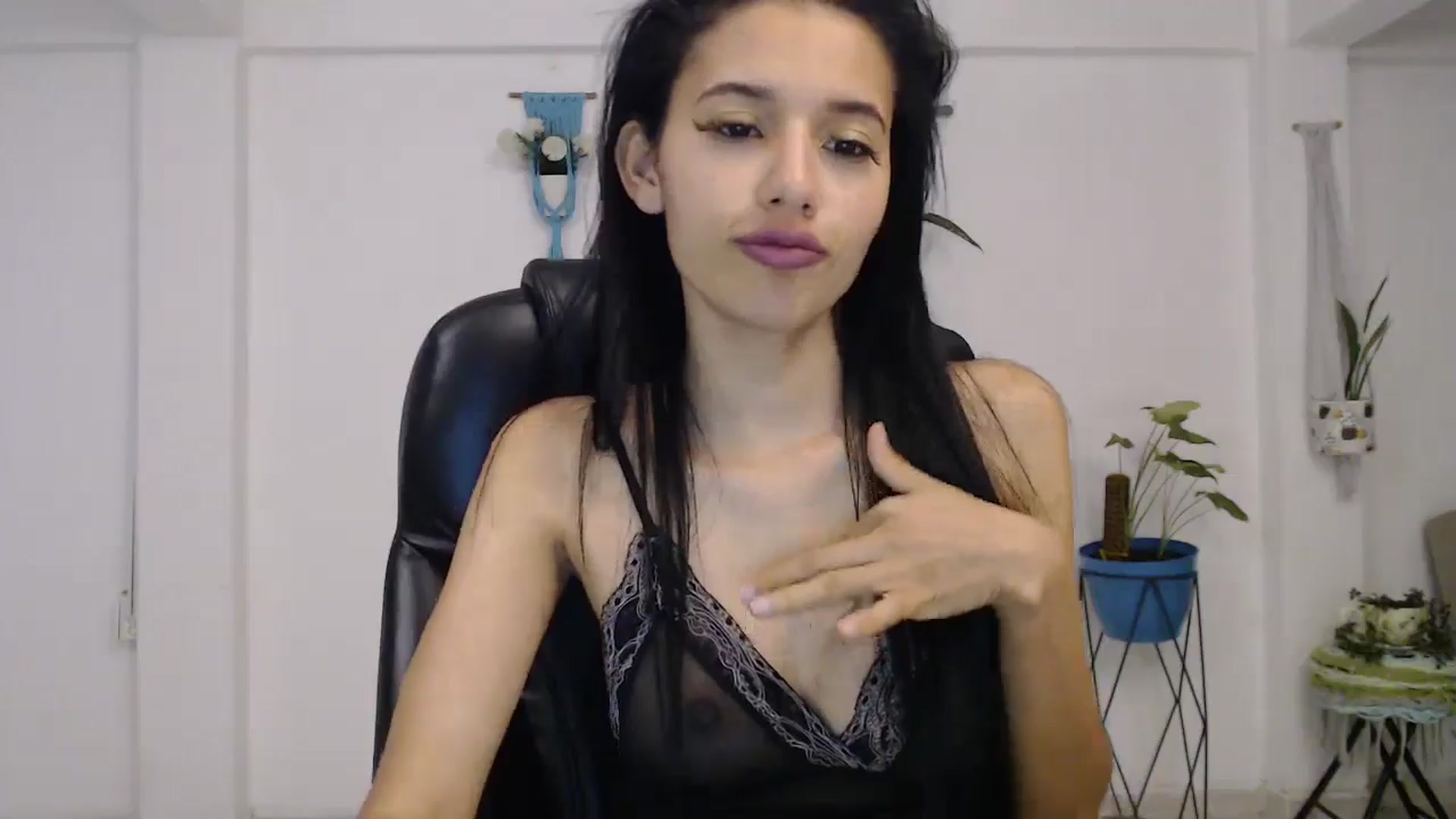 Gallery image thumbnail from slim_pamella's myfreecams stream on, 10/15/2024, 24:53 image 9 of 20
