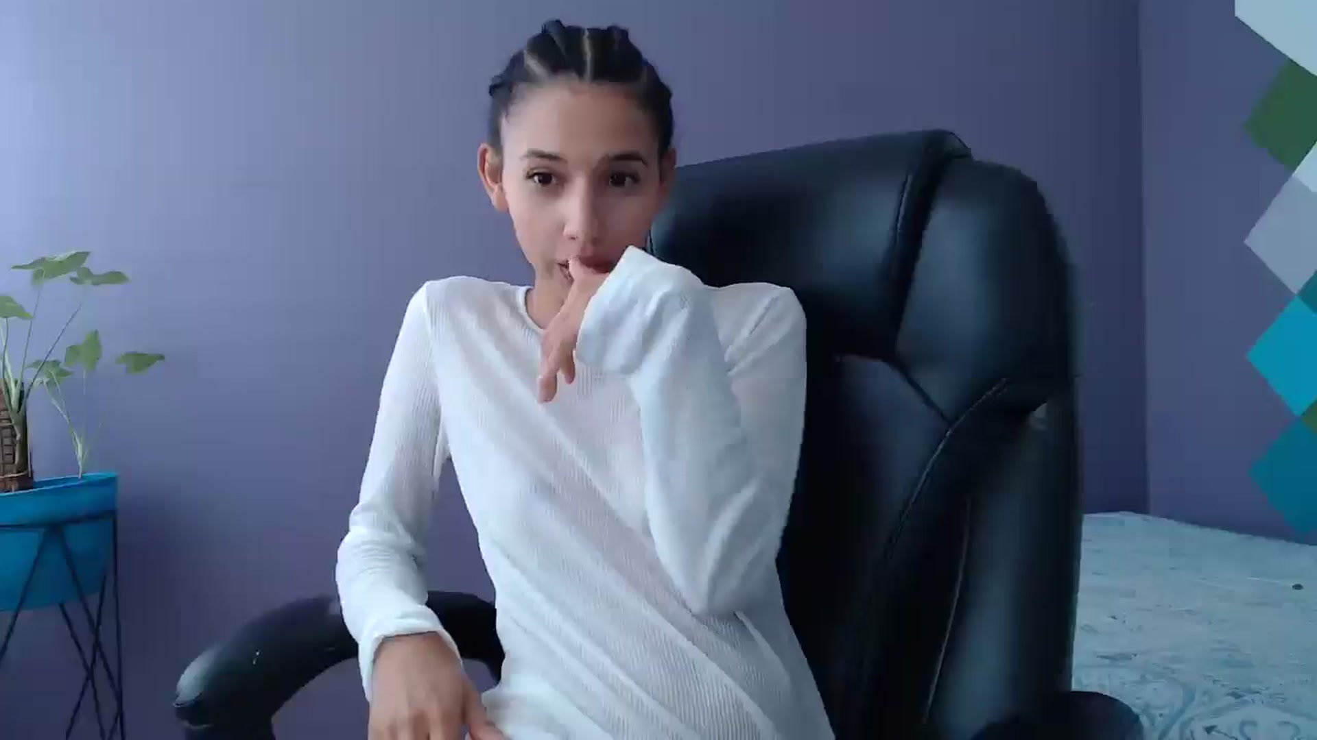 Gallery image thumbnail from slim_pamella's myfreecams stream on, 08/03/2025, 18:14 image 4 of 20
