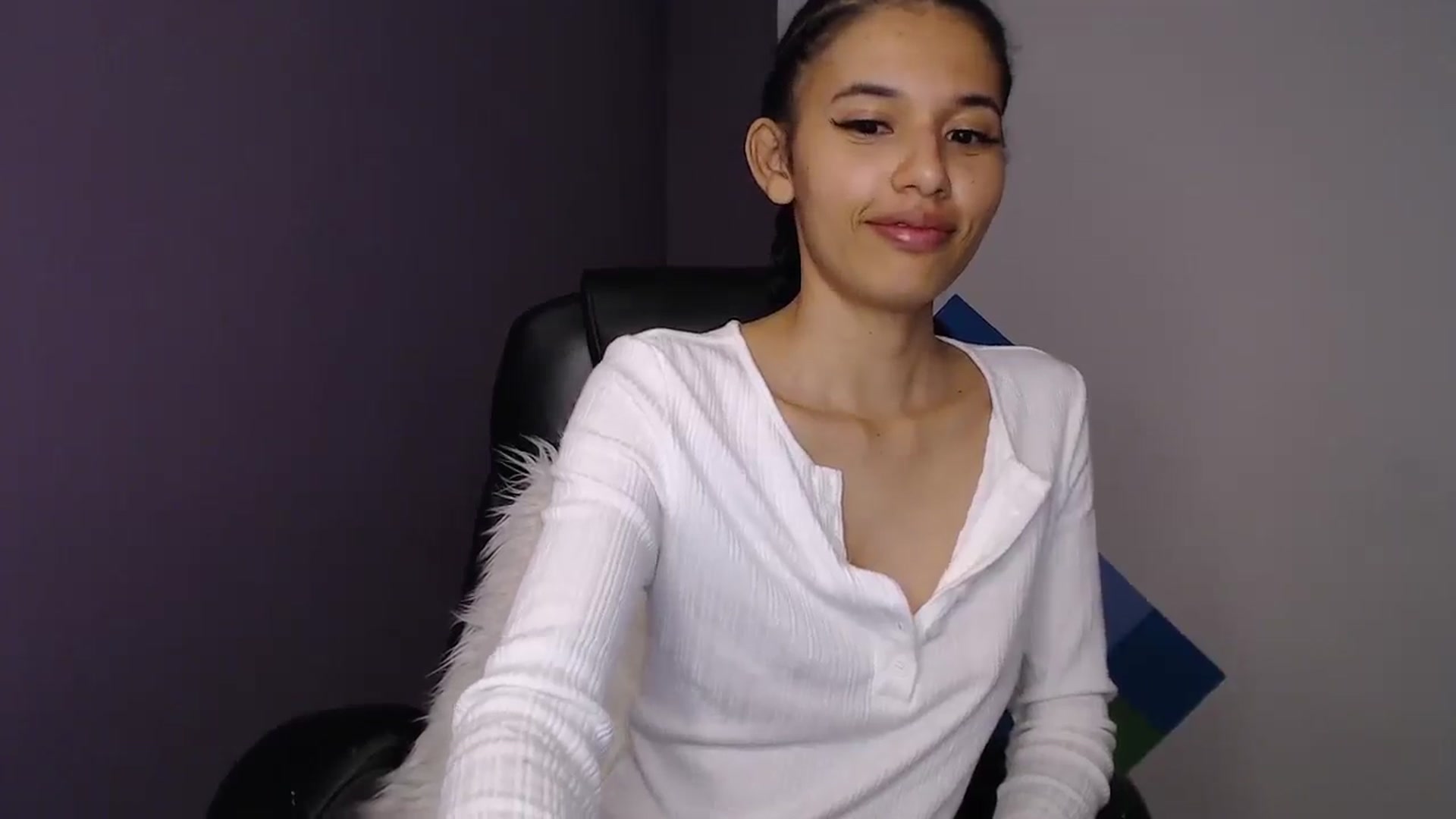 Gallery image thumbnail from slim_pamella's myfreecams stream on, 10/12/2025, 23:08 image 16 of 20