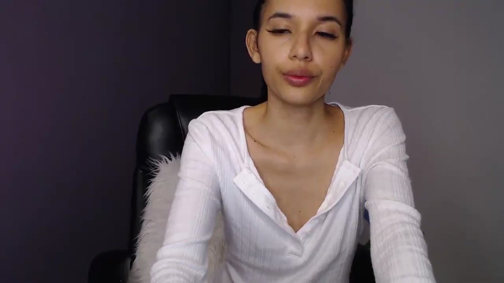Gallery image thumbnail from slim_pamella's myfreecams stream on, 10/12/2025, 23:08 image 19 of 20