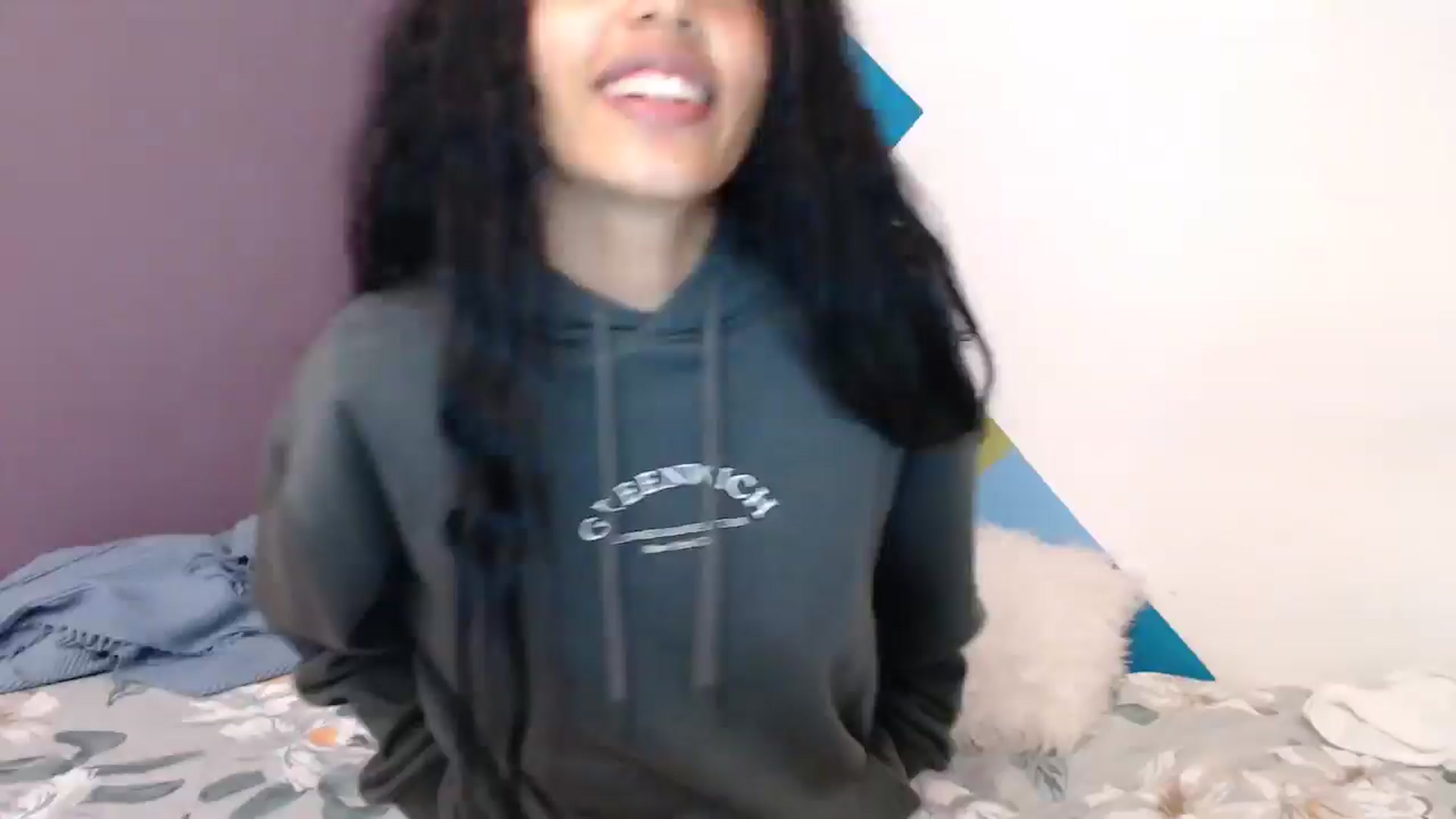 Gallery image thumbnail from slim_pamella's myfreecams stream on, 04/20/2026, 24:04 image 15 of 20