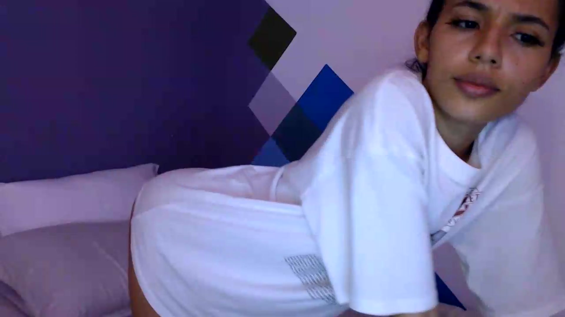 Gallery image thumbnail from slim_pamella's myfreecams stream on, 06/09/2026, 23:33 image 11 of 20