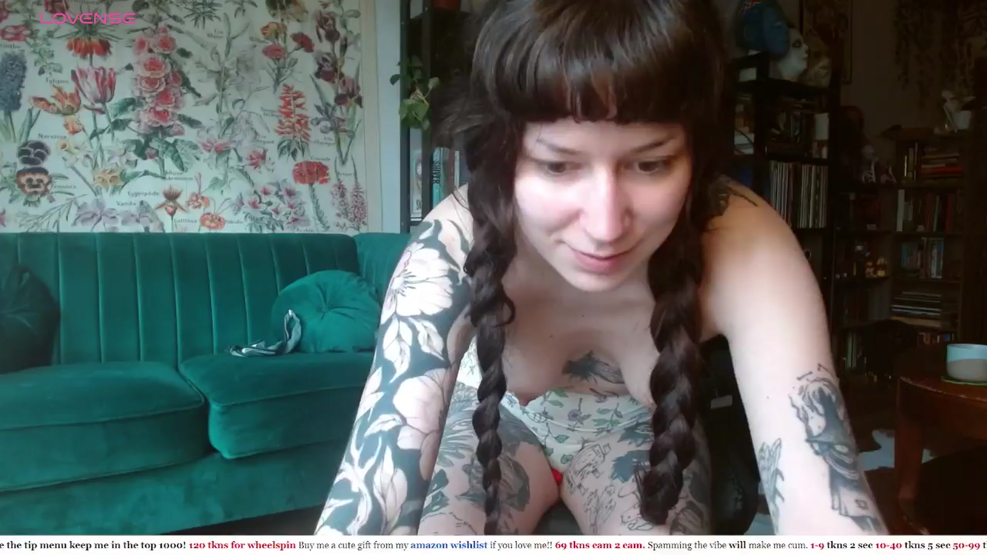 Gallery image thumbnail from slimsaydeee's myfreecams stream on, 03/28/2024, 17:10 image 12 of 20
