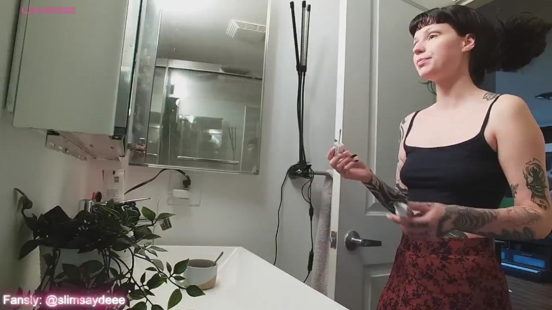 Gallery image thumbnail from slimsaydeee's myfreecams stream on, 06/10/2024, 18:01 image 6 of 20
