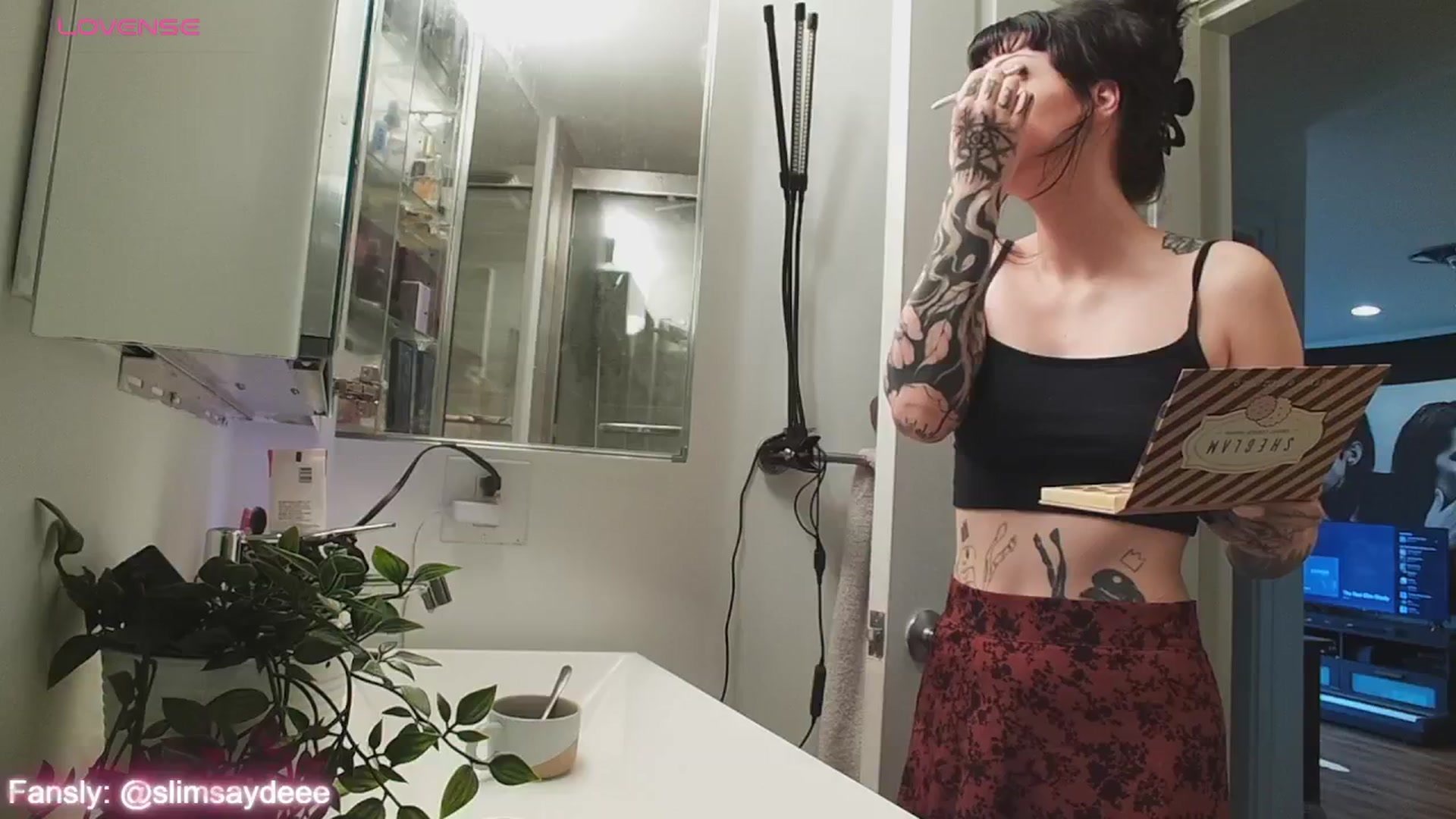 Gallery image thumbnail from slimsaydeee's myfreecams stream on, 06/10/2024, 18:01 image 11 of 20