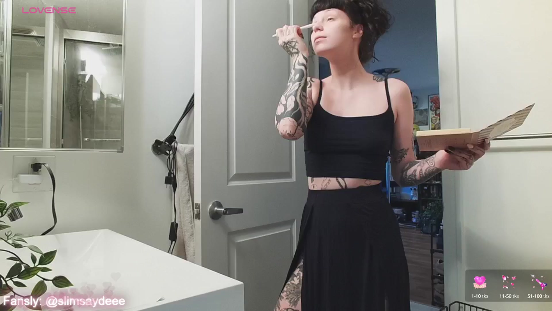 Gallery image thumbnail from slimsaydeee's myfreecams stream on, 06/21/2024, 15:55 image 10 of 20
