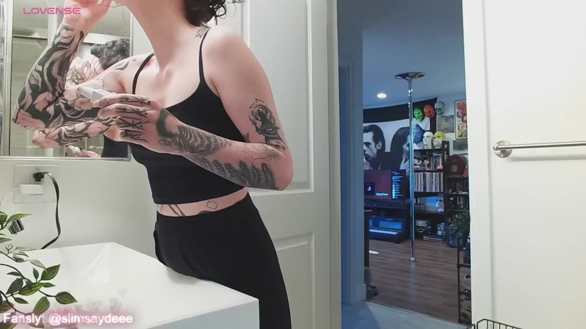 Gallery image thumbnail from slimsaydeee's myfreecams stream on, 06/21/2024, 15:55 image 4 of 20