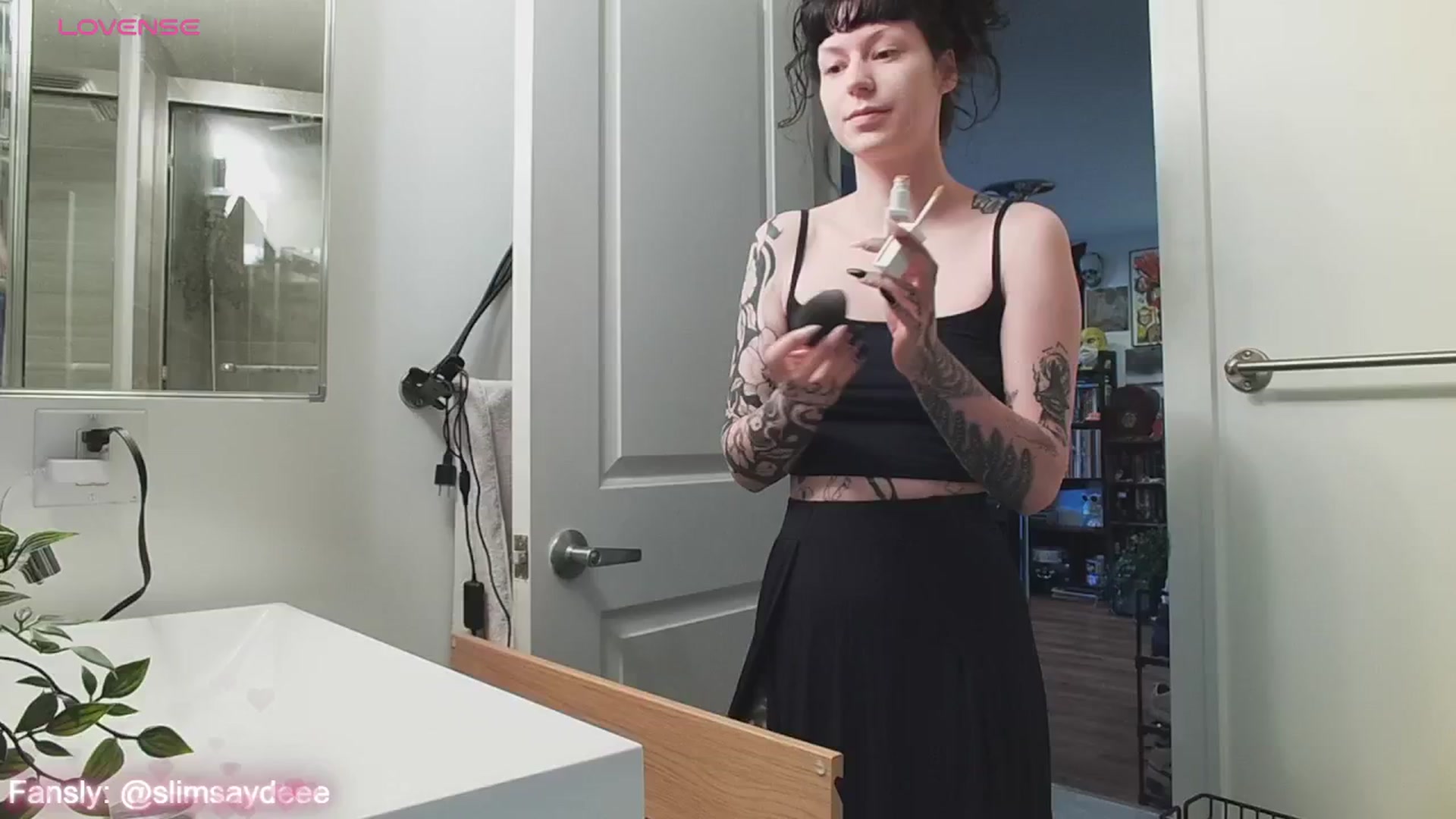 Gallery image thumbnail from slimsaydeee's myfreecams stream on, 06/21/2024, 15:55 image 3 of 20