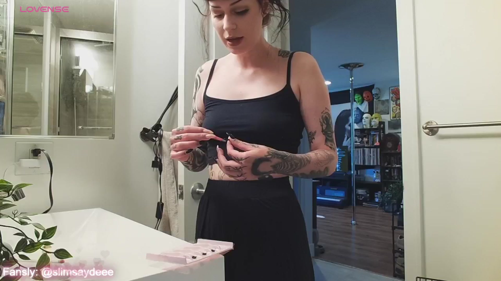 Gallery image thumbnail from slimsaydeee's myfreecams stream on, 06/21/2024, 16:44 image 4 of 20