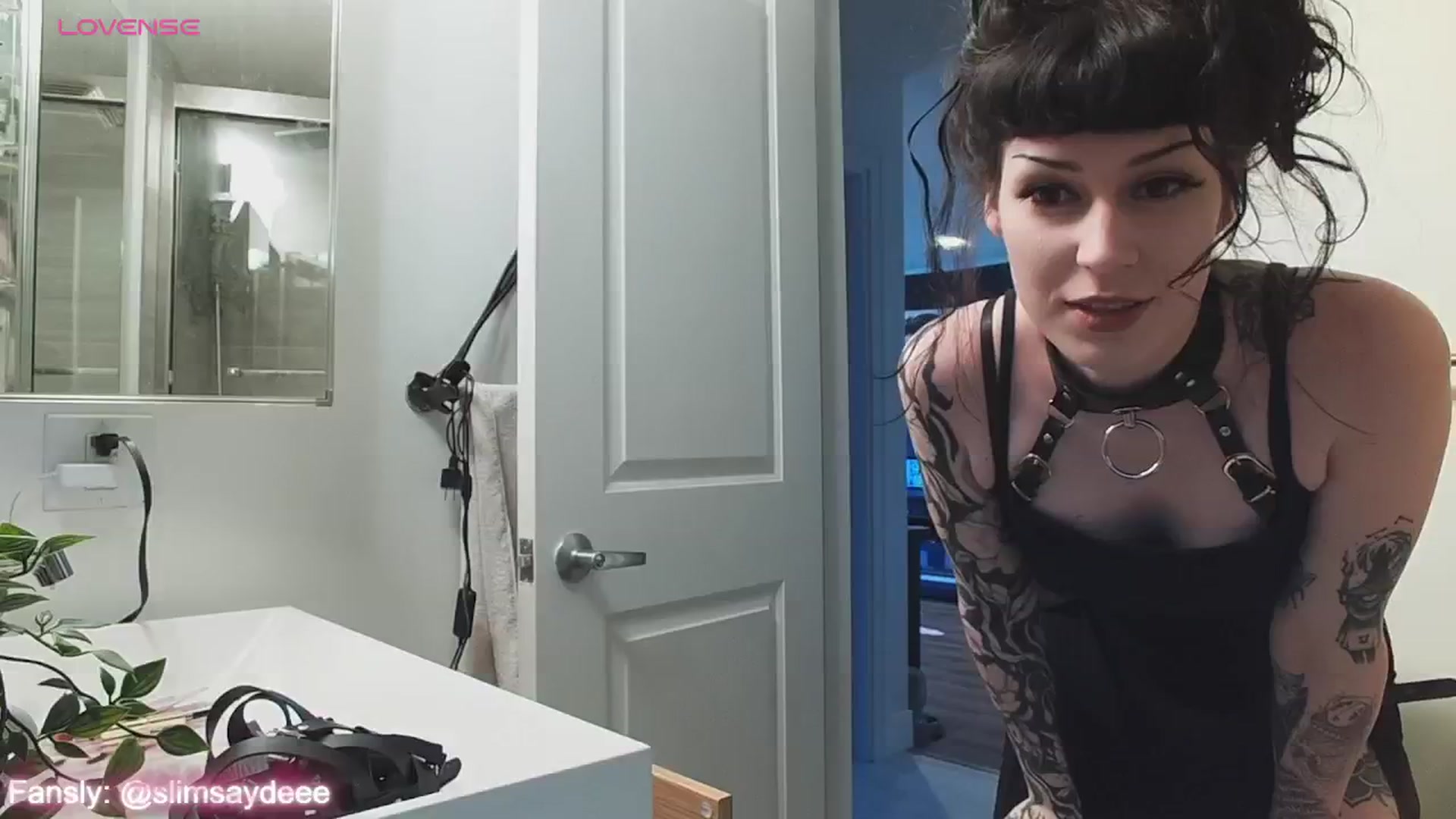 Gallery image thumbnail from slimsaydeee's myfreecams stream on, 06/21/2024, 16:44 image 19 of 20