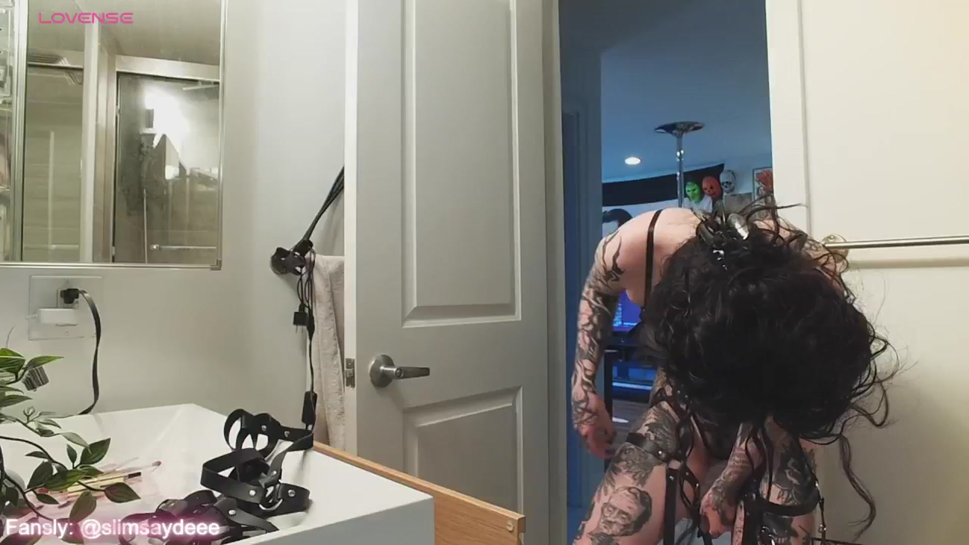 Gallery image thumbnail from slimsaydeee's myfreecams stream on, 06/21/2024, 16:44 image 12 of 20