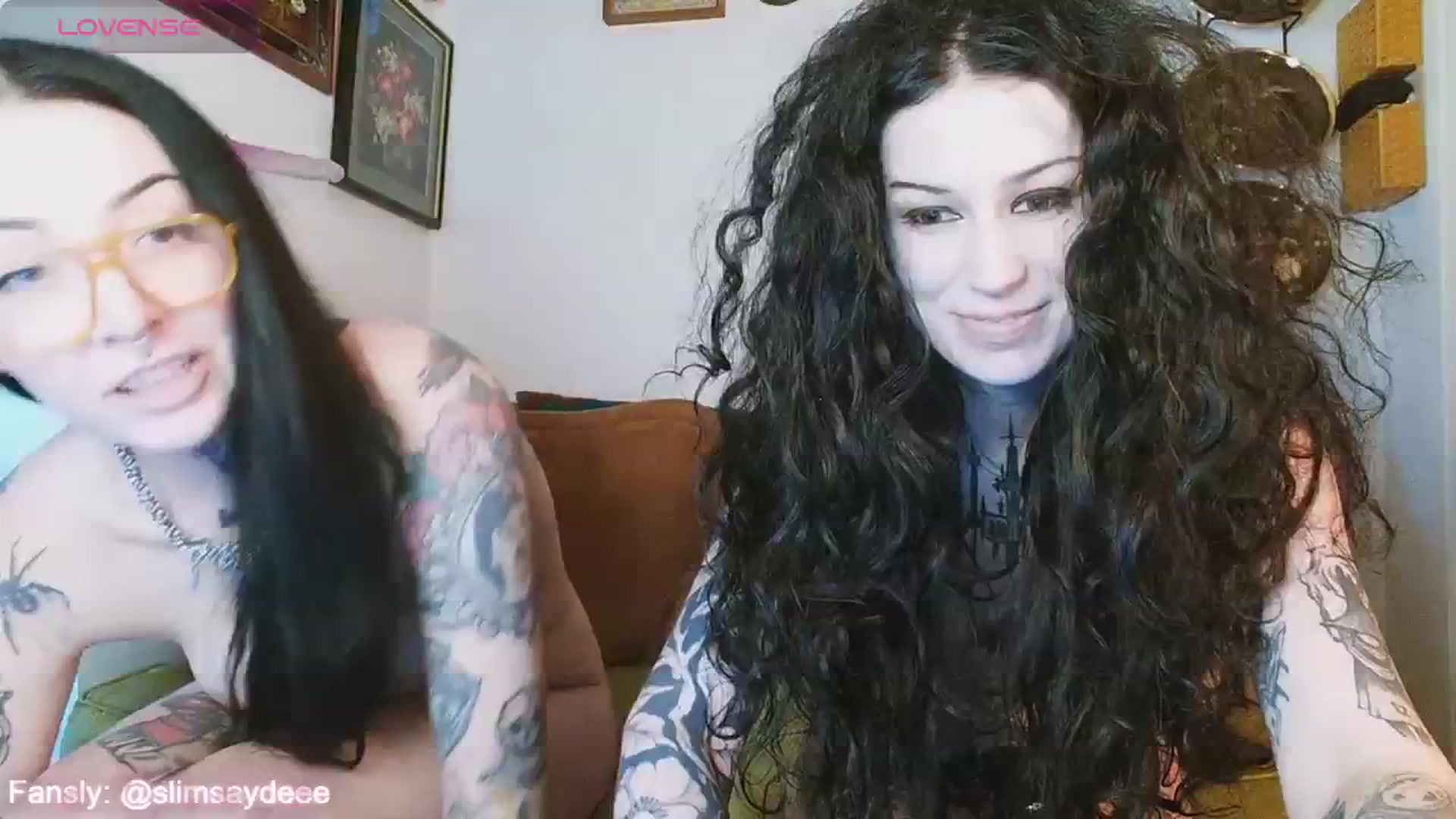 Gallery image thumbnail from slimsaydeee's myfreecams stream on, 08/26/2024, 19:40 image 16 of 20