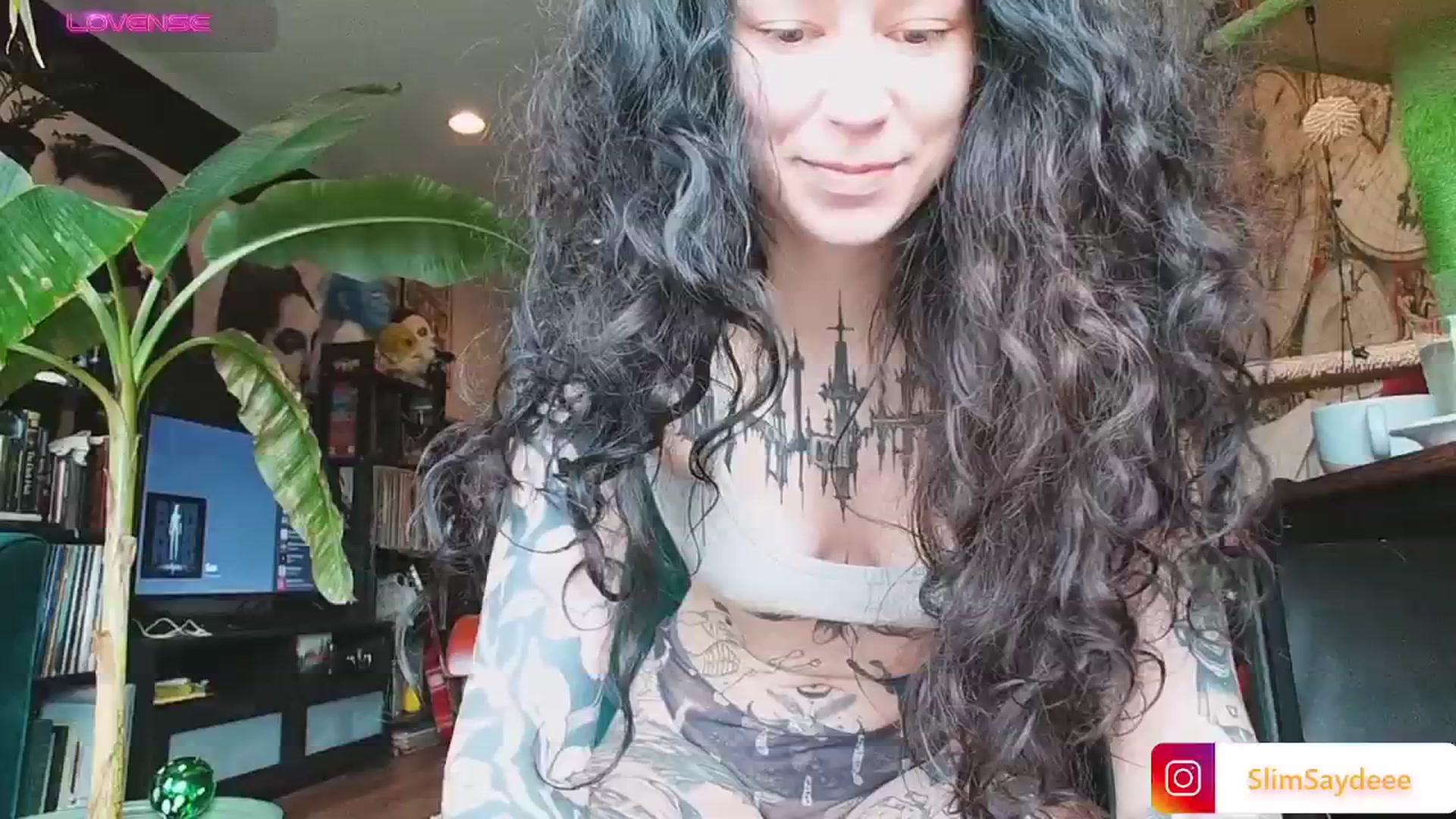 Gallery image thumbnail from slimsaydeee's myfreecams stream on, 09/22/2024, 17:17 image 1 of 20