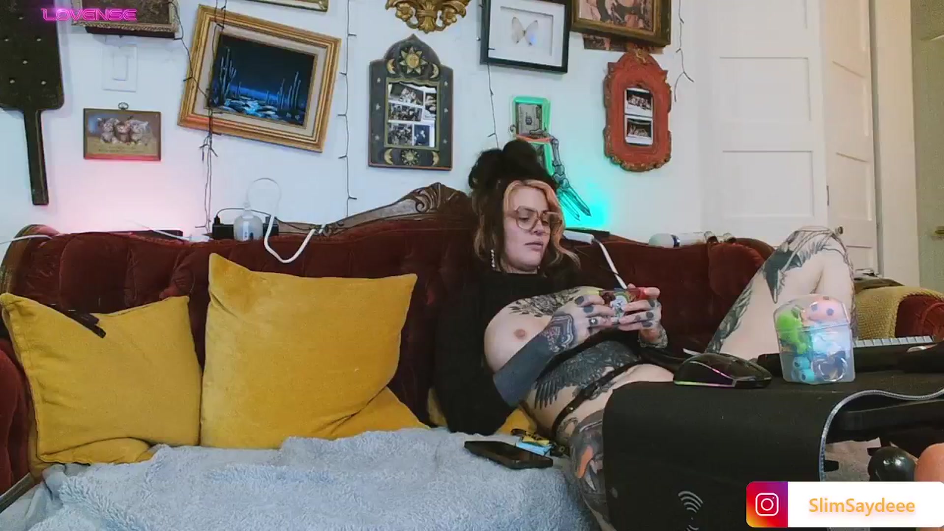 Gallery image thumbnail from slimsaydeee's myfreecams stream on, 10/02/2024, 24:43 image 20 of 20