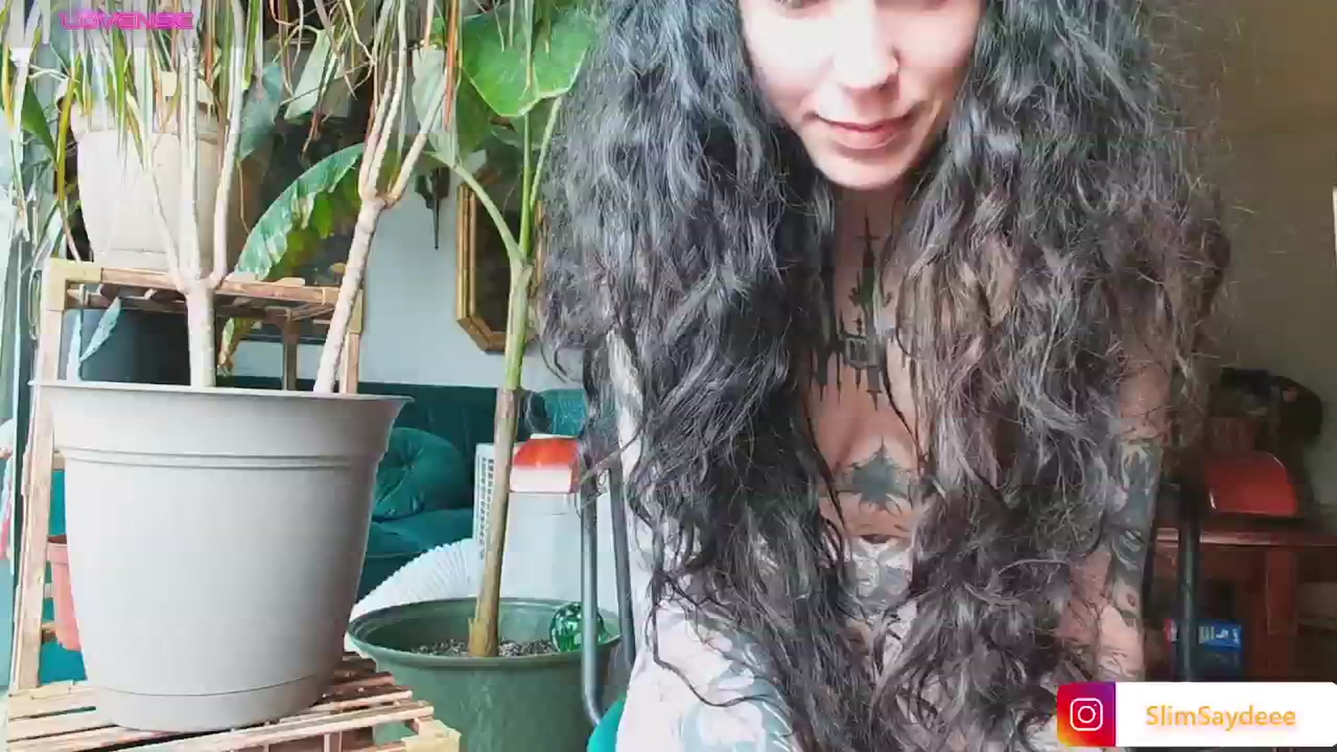 Gallery image thumbnail from slimsaydeee's myfreecams stream on, 10/02/2024, 17:18 image 12 of 20