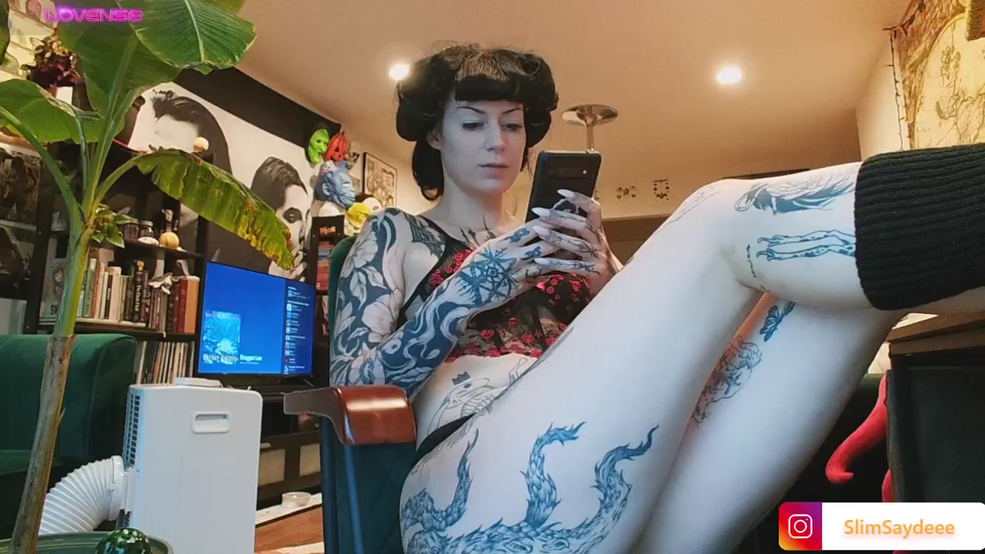 Gallery image thumbnail from slimsaydeee's myfreecams stream on, 10/04/2024, 16:44 image 5 of 20