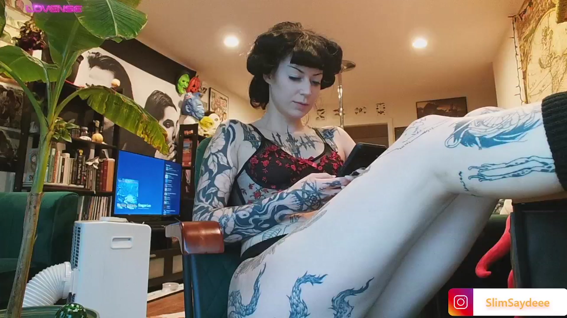 Gallery image thumbnail from slimsaydeee's myfreecams stream on, 10/04/2024, 16:44 image 4 of 20