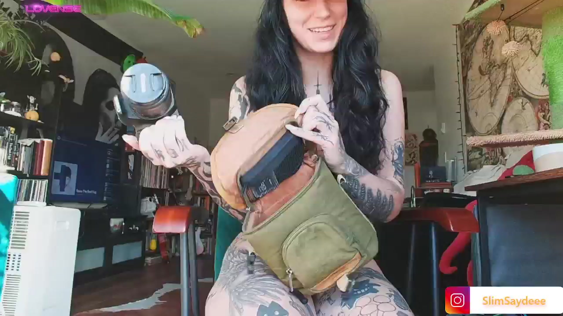 Gallery image thumbnail from slimsaydeee's myfreecams stream on, 10/13/2024, 17:08 image 14 of 20