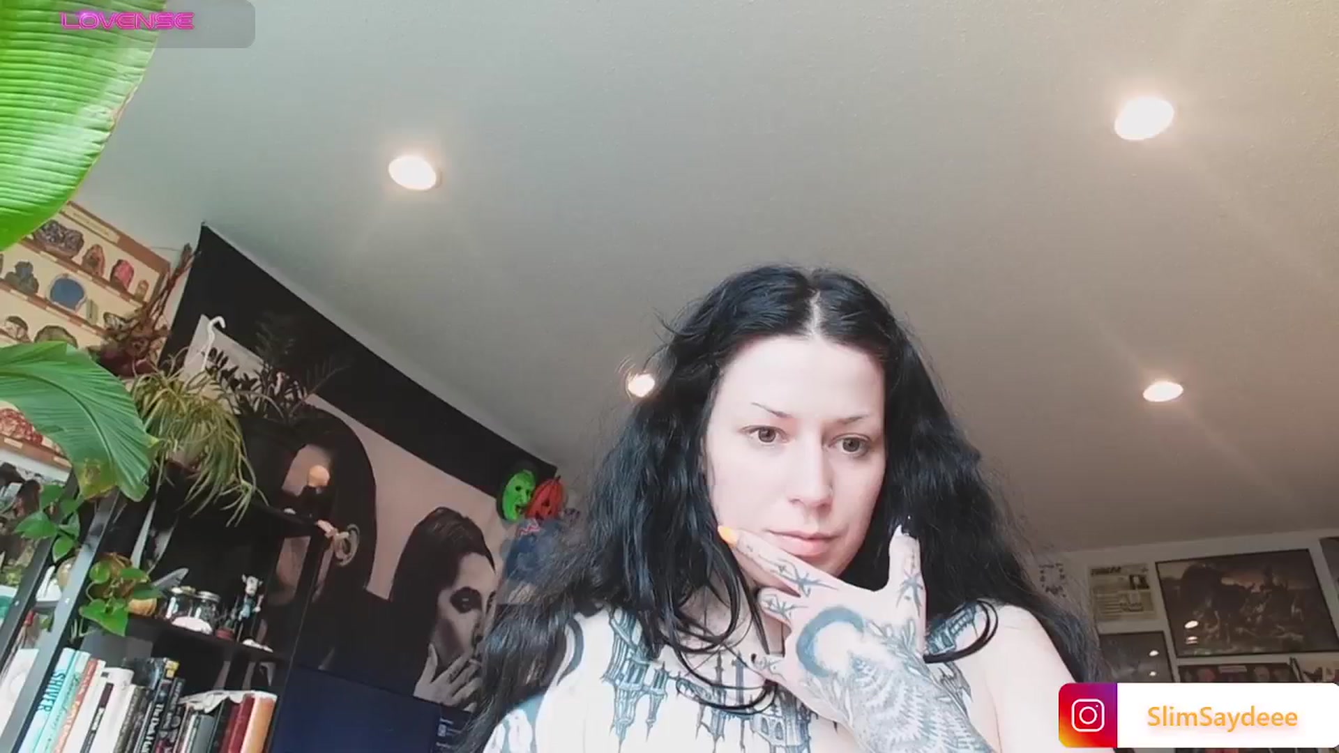 Gallery image thumbnail from slimsaydeee's myfreecams stream on, 10/26/2024, 17:50 image 16 of 20