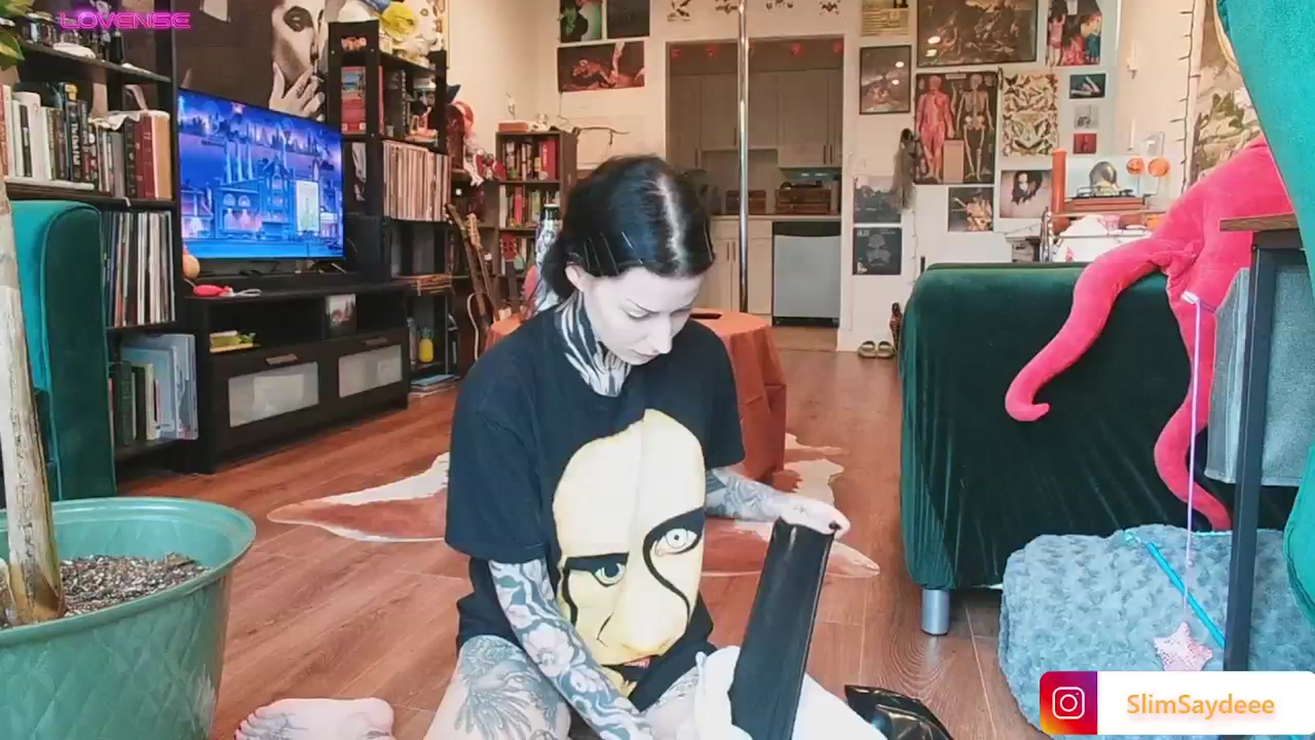 Gallery image thumbnail from slimsaydeee's myfreecams stream on, 11/02/2024, 22:02 image 8 of 20