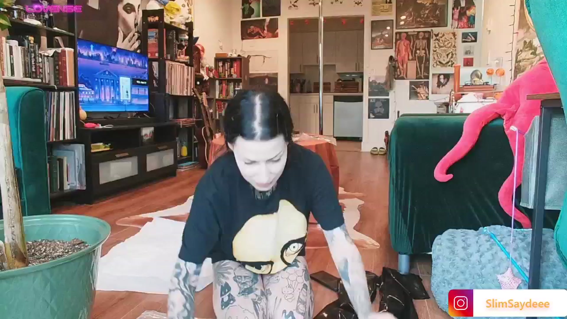 Gallery image thumbnail from slimsaydeee's myfreecams stream on, 11/02/2024, 22:02 image 15 of 20